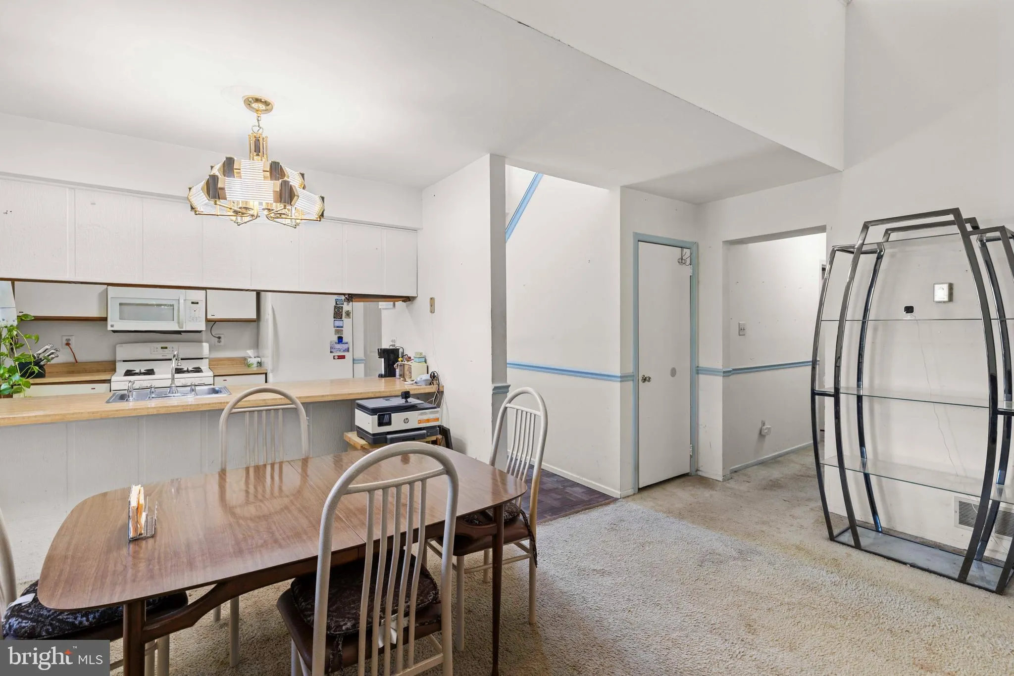 Elkins Park, Pennsylvania 19027, United States, 3 Bedrooms Bedrooms, ,2 BathroomsBathrooms,Residential,Active,228185