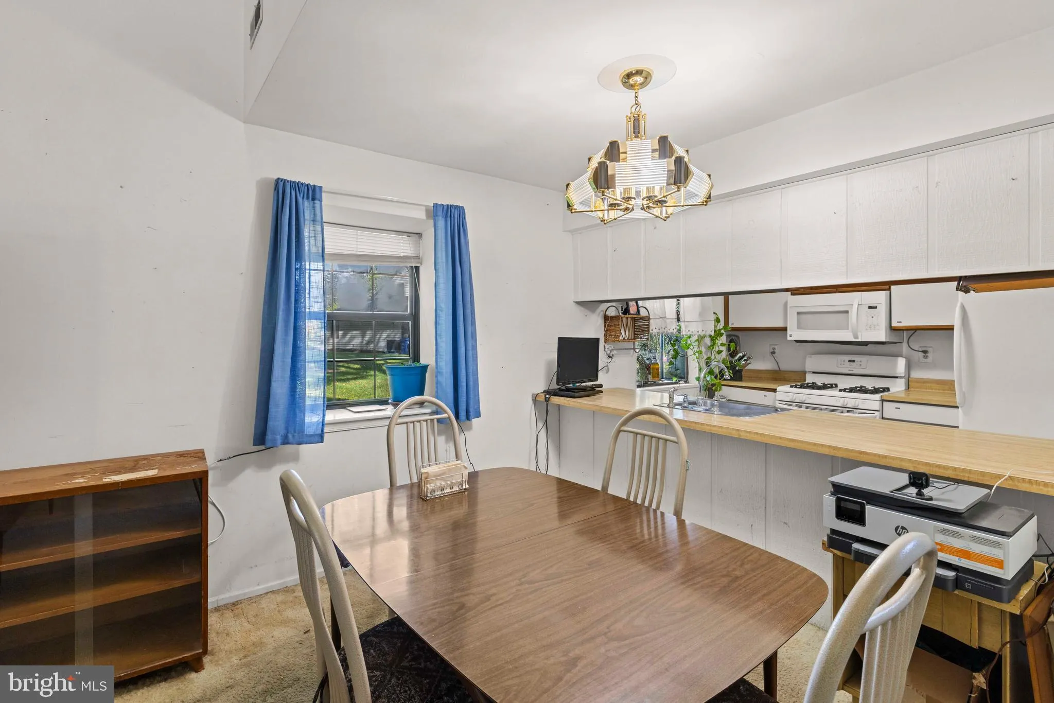 Elkins Park, Pennsylvania 19027, United States, 3 Bedrooms Bedrooms, ,2 BathroomsBathrooms,Residential,Active,228185