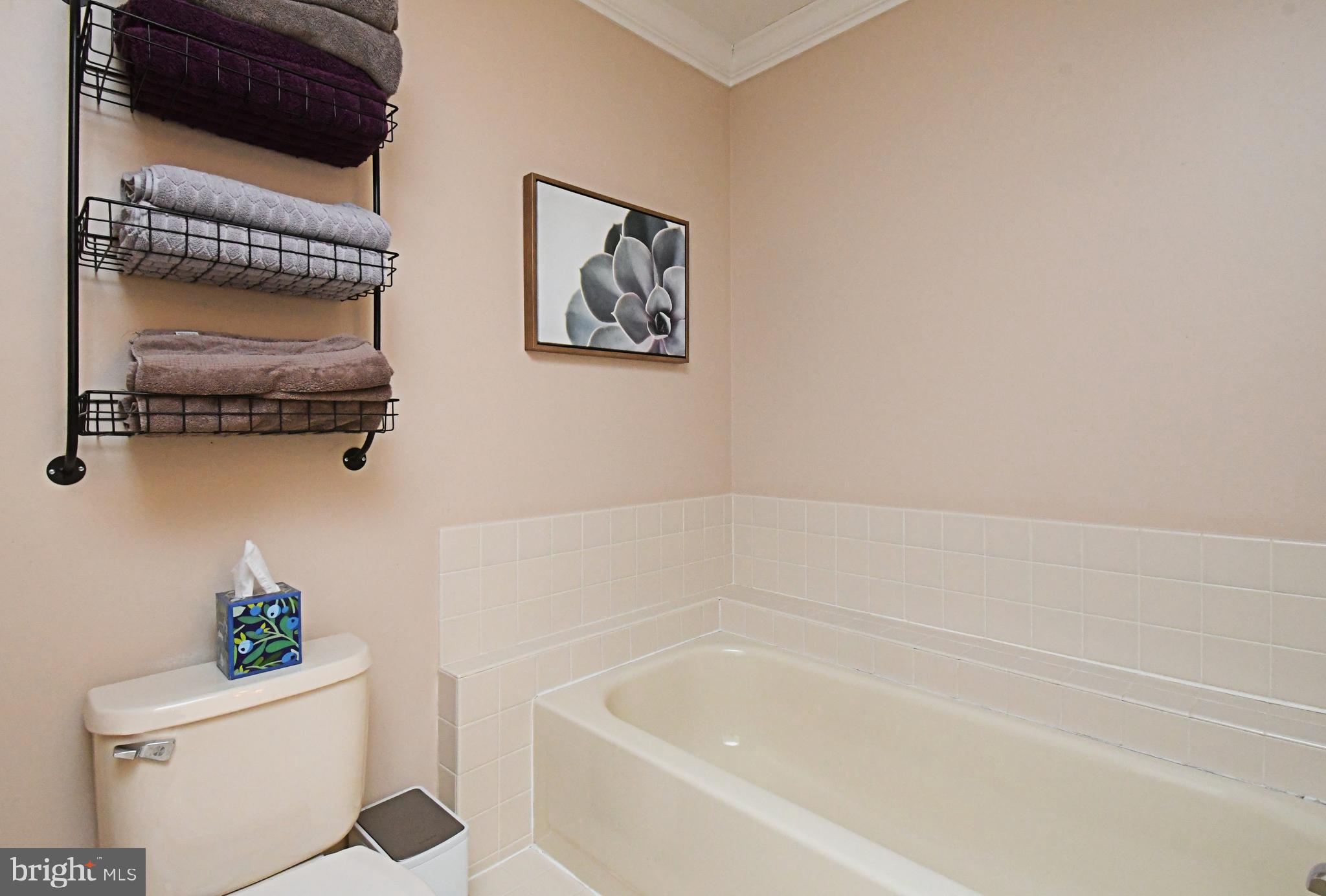 MONTGOMERY GREENE - Residential