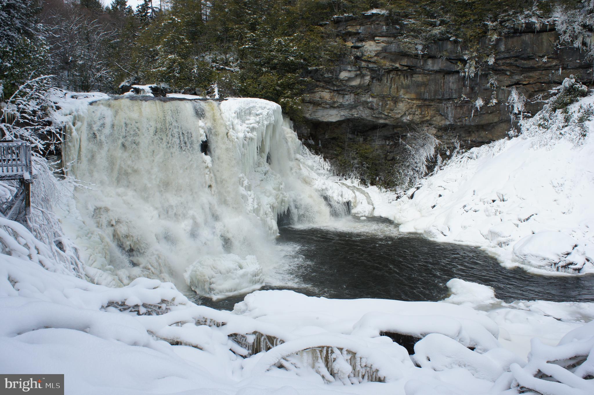 WINDWOOD FLY IN RESORT - Land