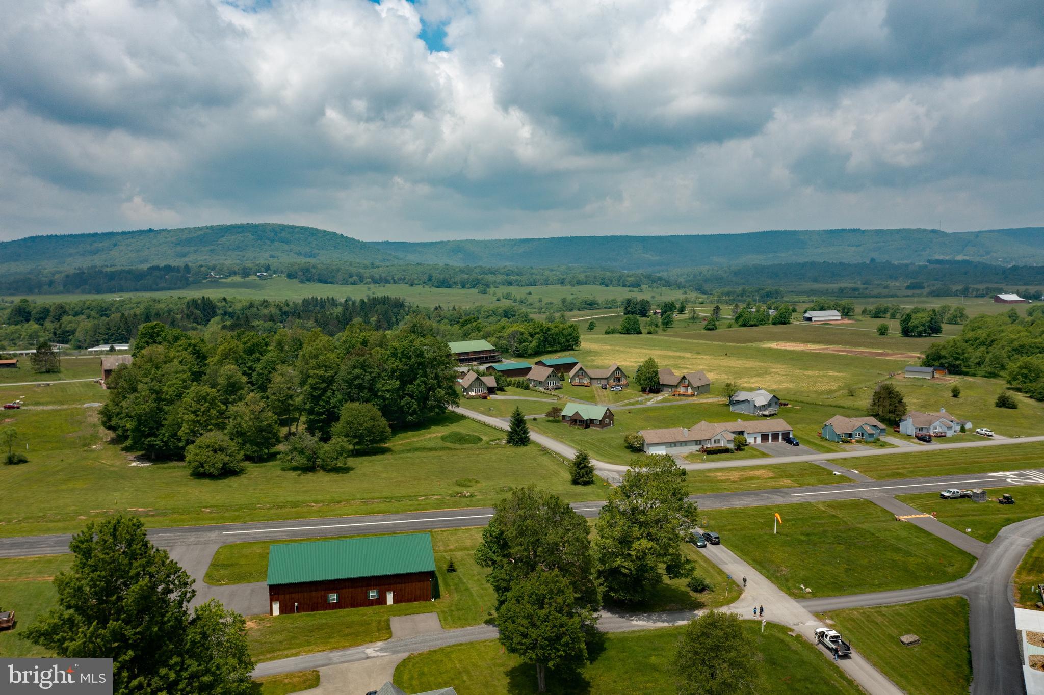 WINDWOOD FLY IN RESORT - Land