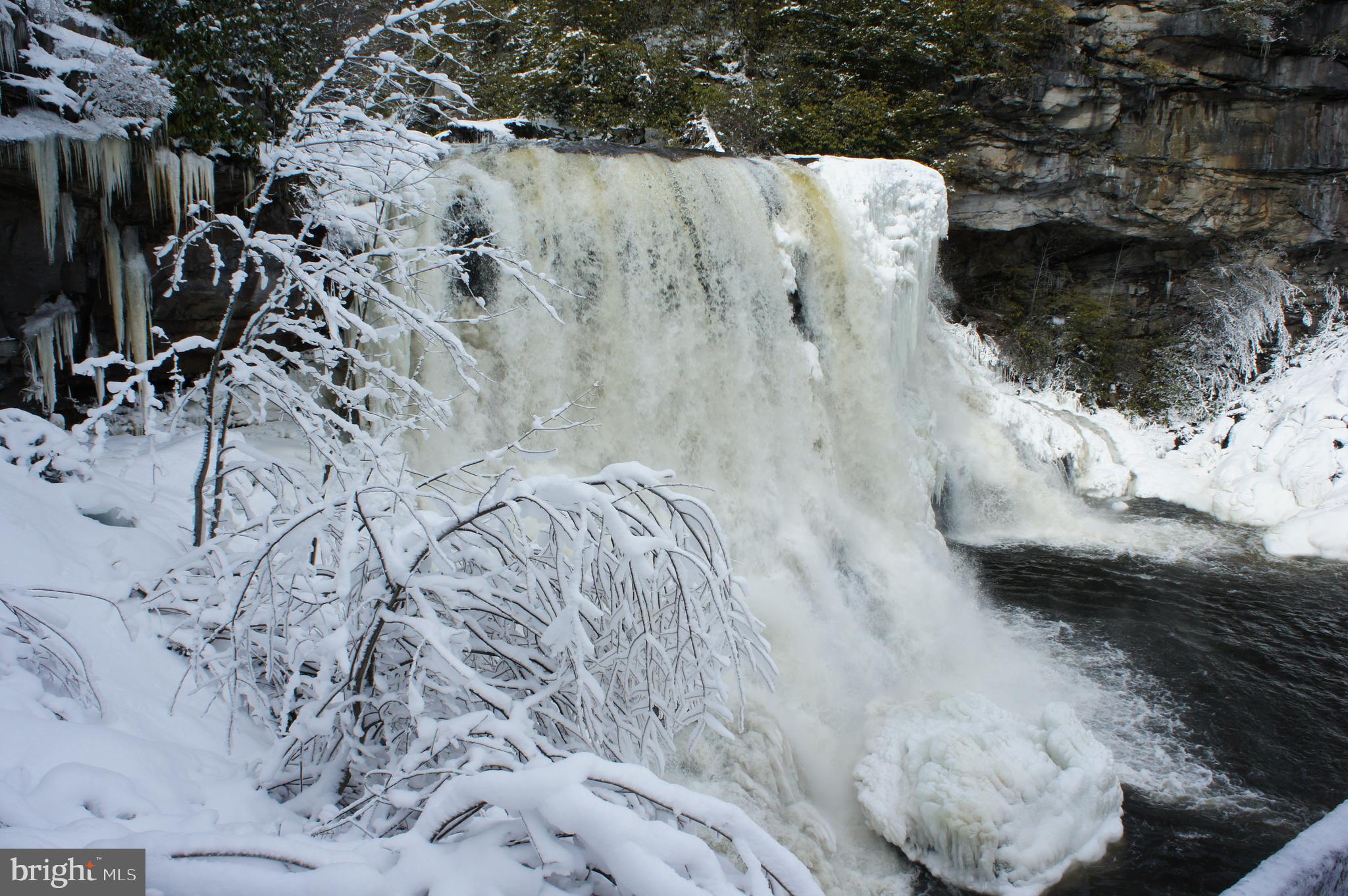 WINDWOOD FLY IN RESORT - Land