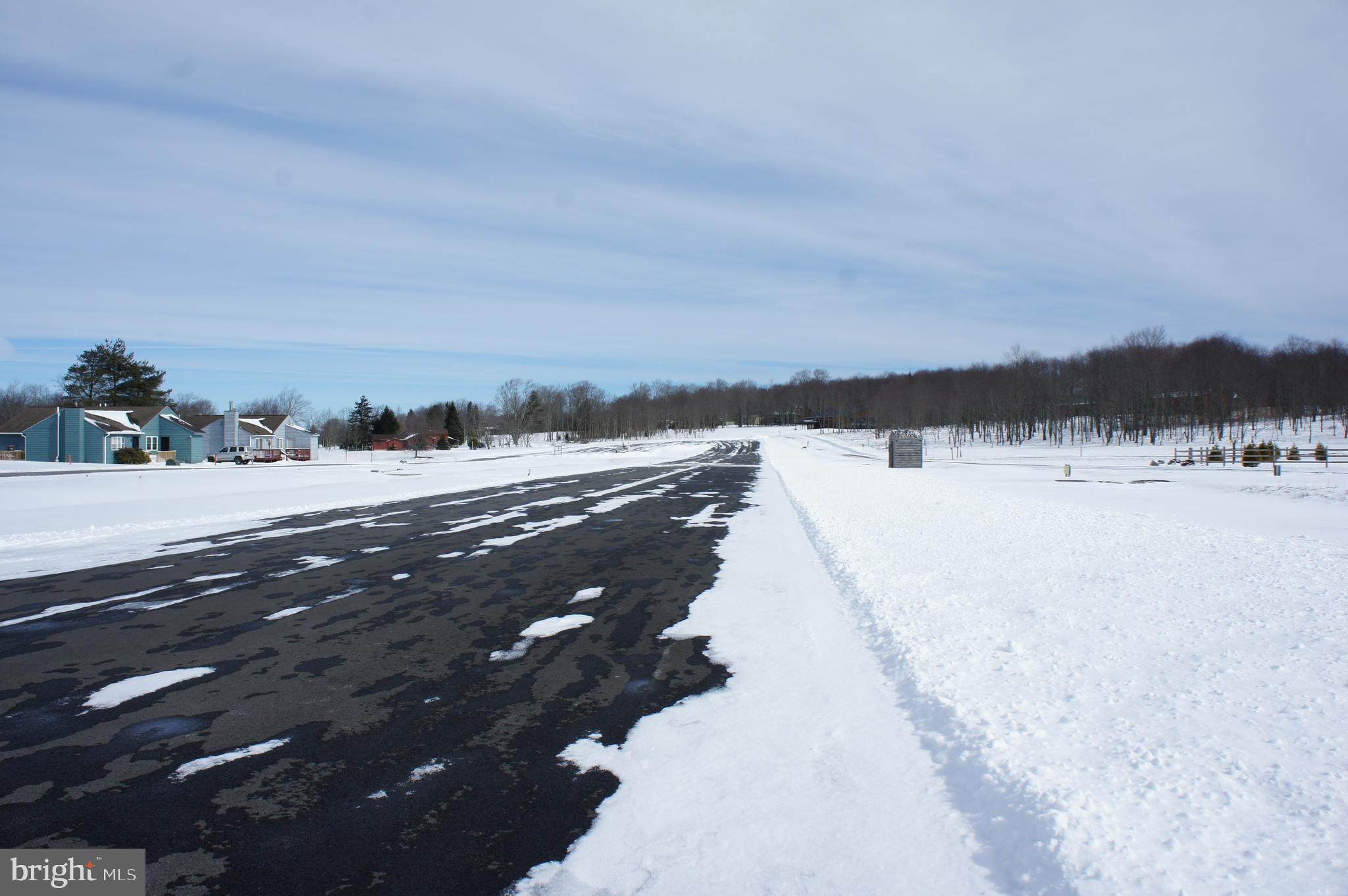 WINDWOOD FLY IN RESORT - Land