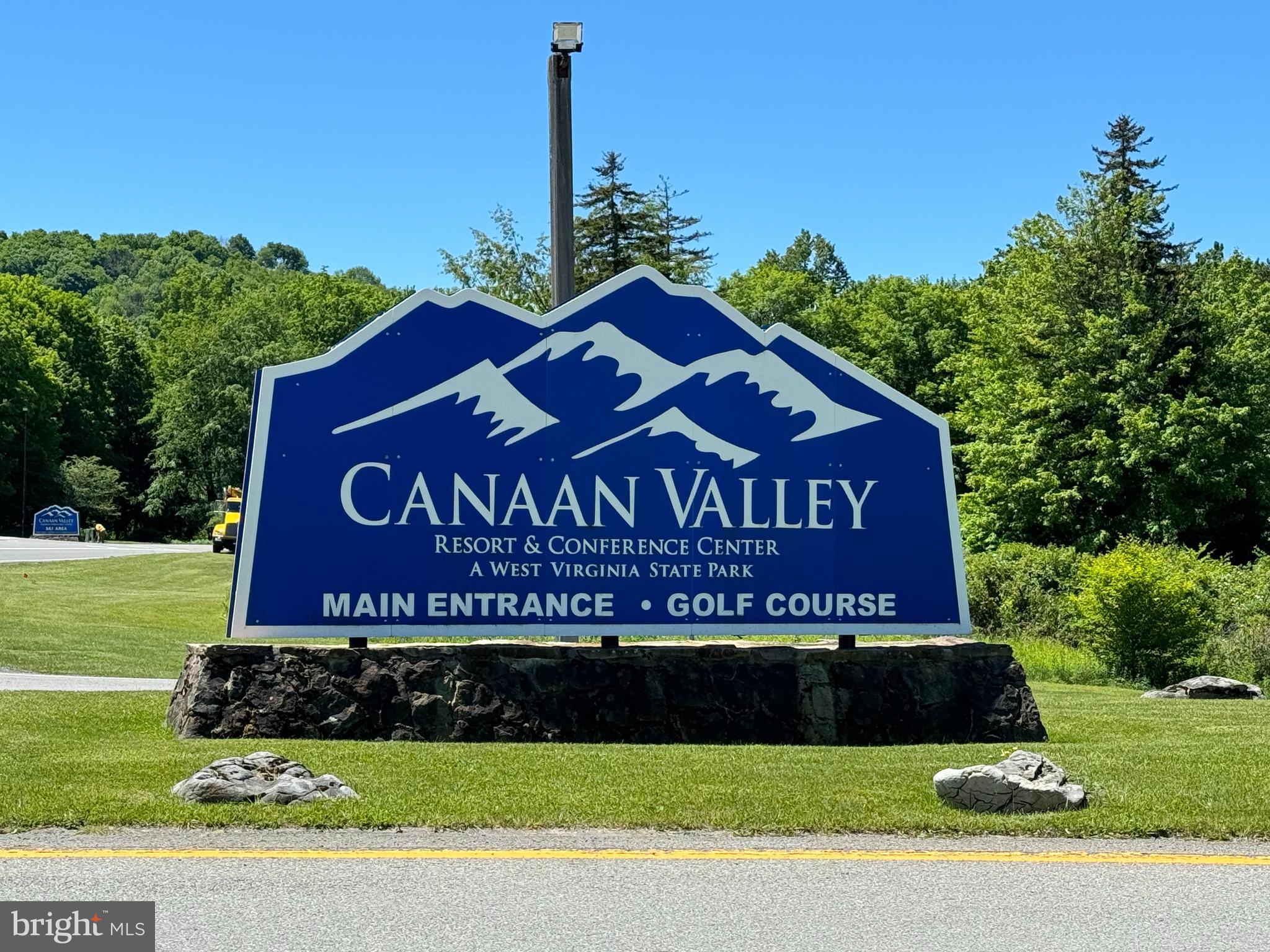 WINDWOOD FLY IN RESORT - Land