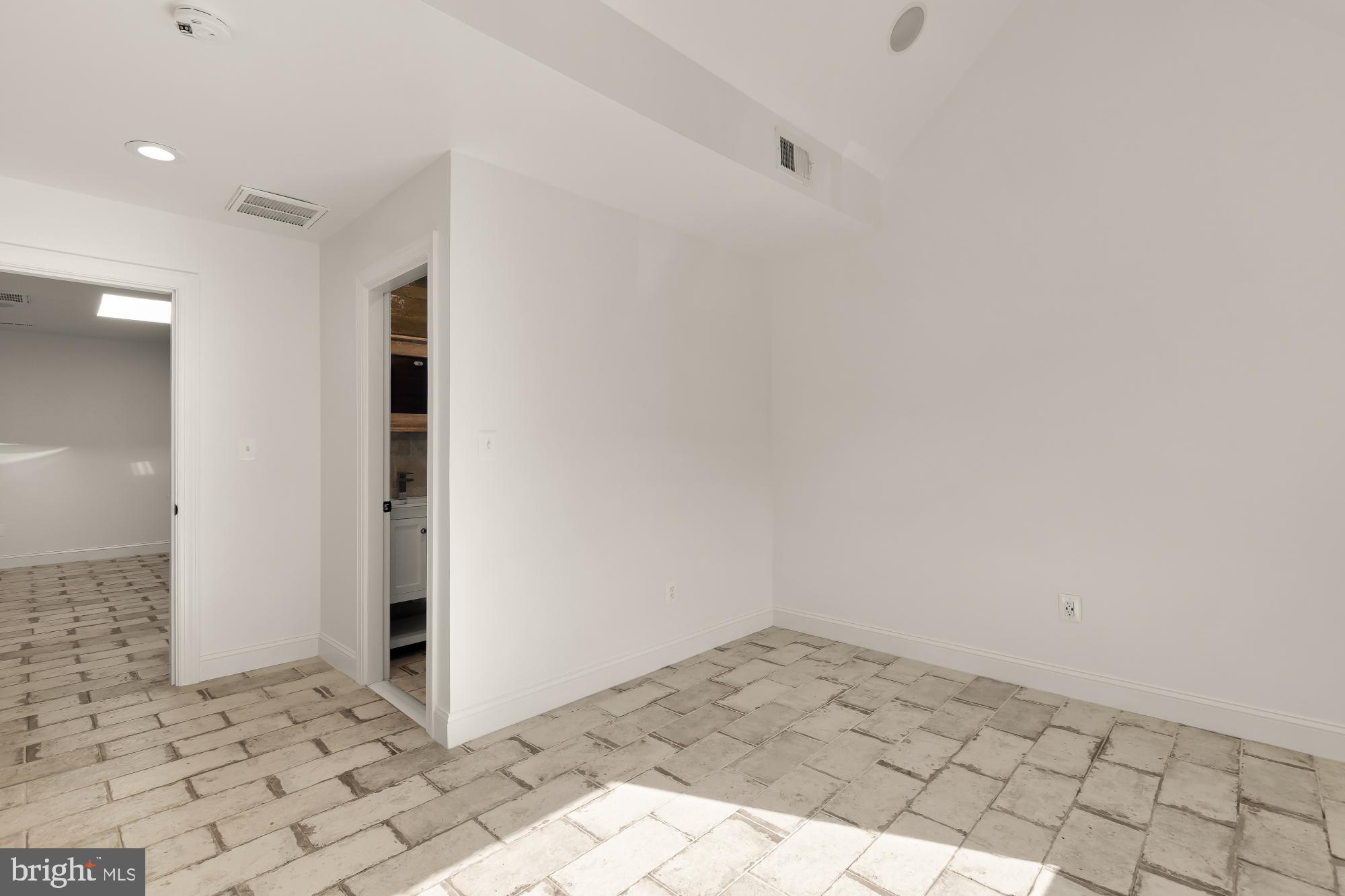 TRINIDAD - Residential Income