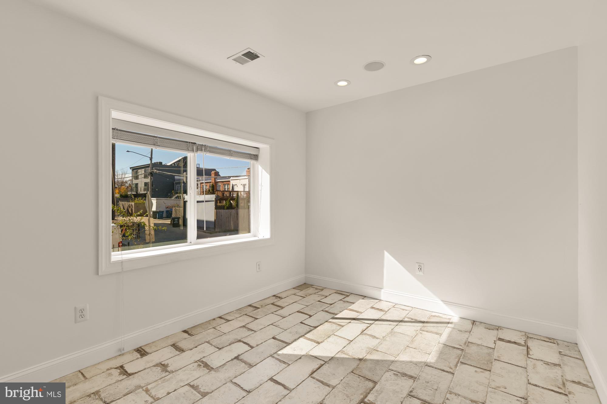 TRINIDAD - Residential Income