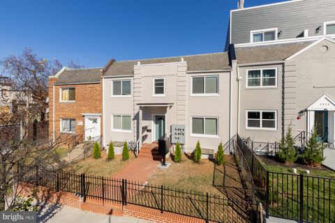 1210 MEIGS PLACE NE WASHINGTON DC 20002