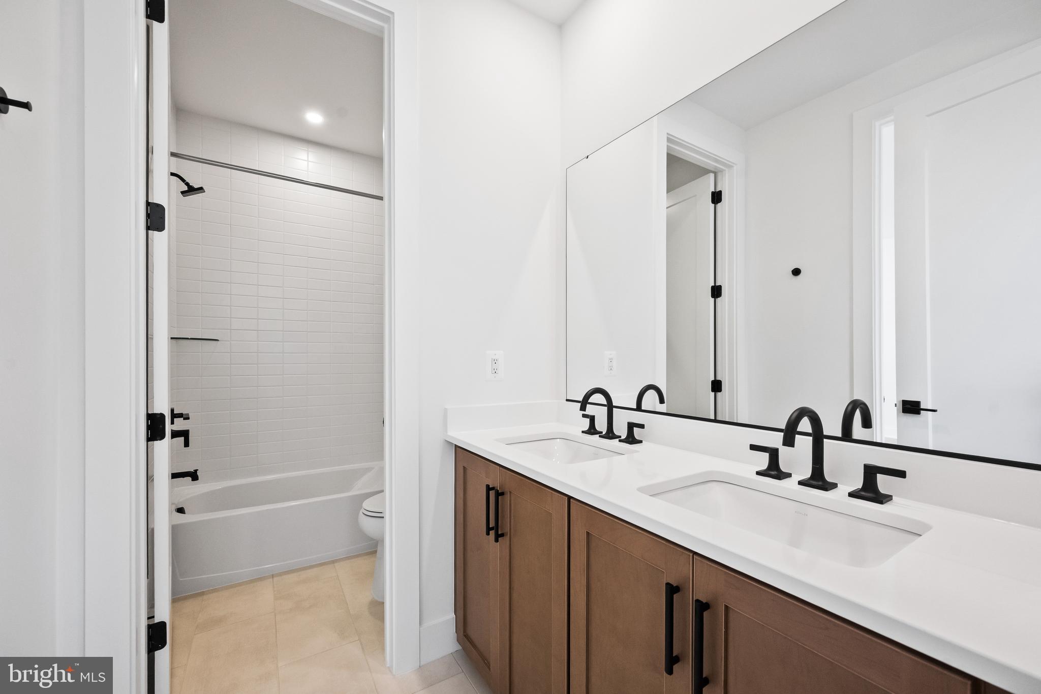 THE GROVE AT DOMINION HILLS - Residential Lease