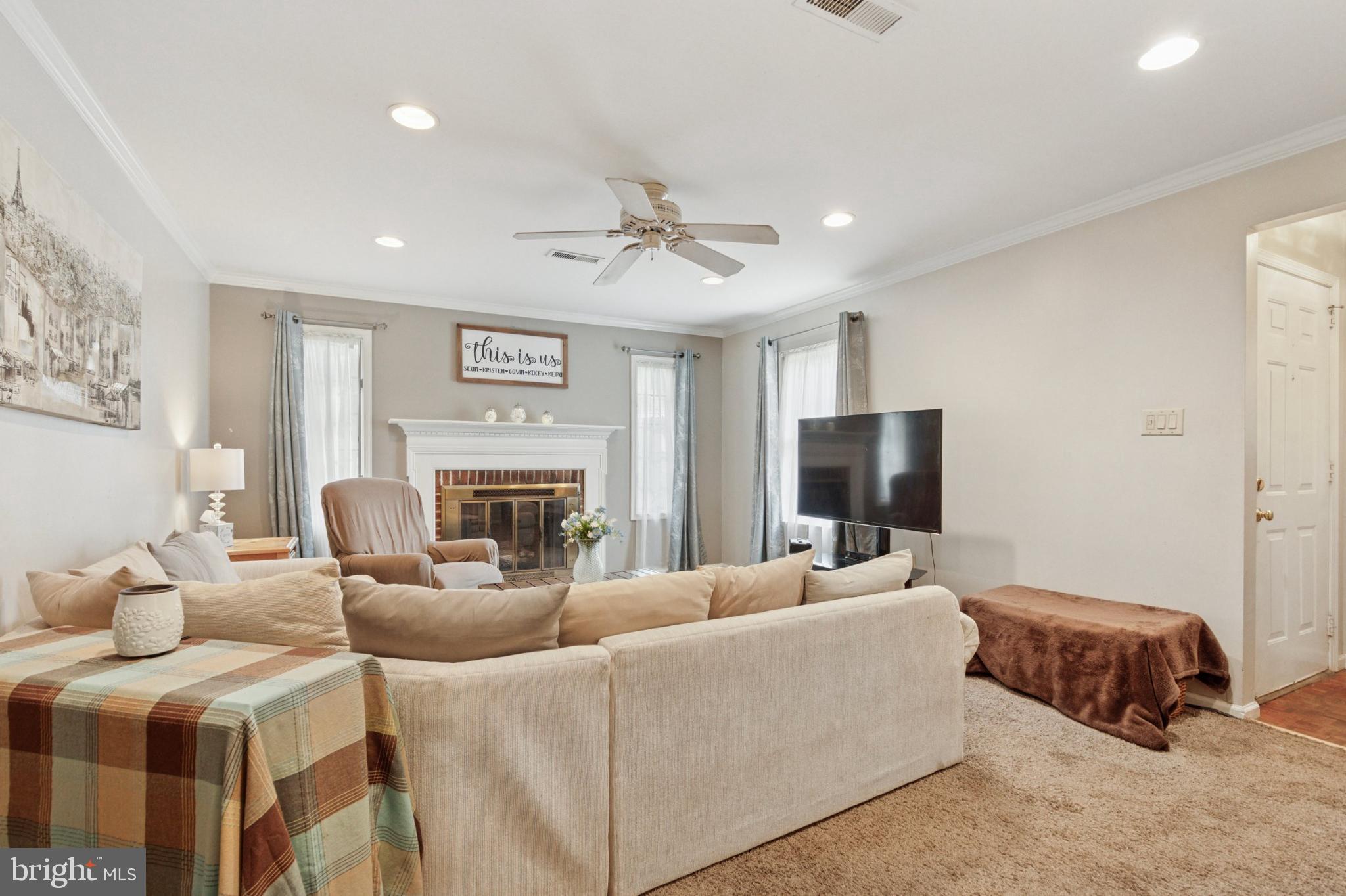 4015 SALEM CIRCLE