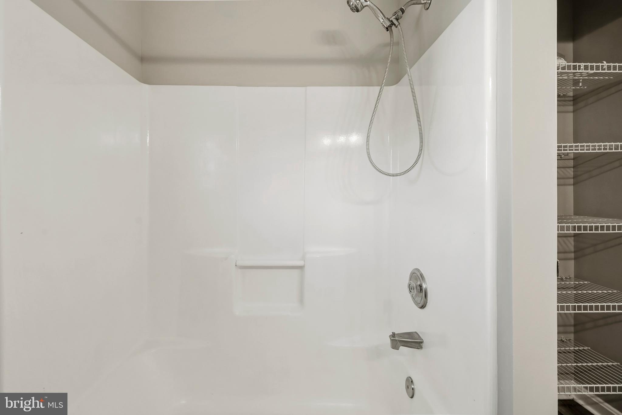 LONG BAR HARBOR - Residential