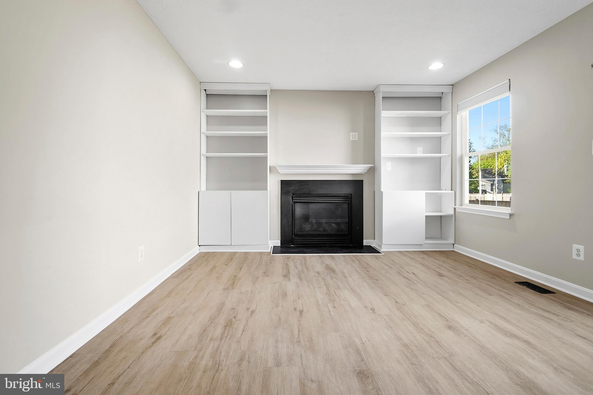 LONG BAR HARBOR - Residential