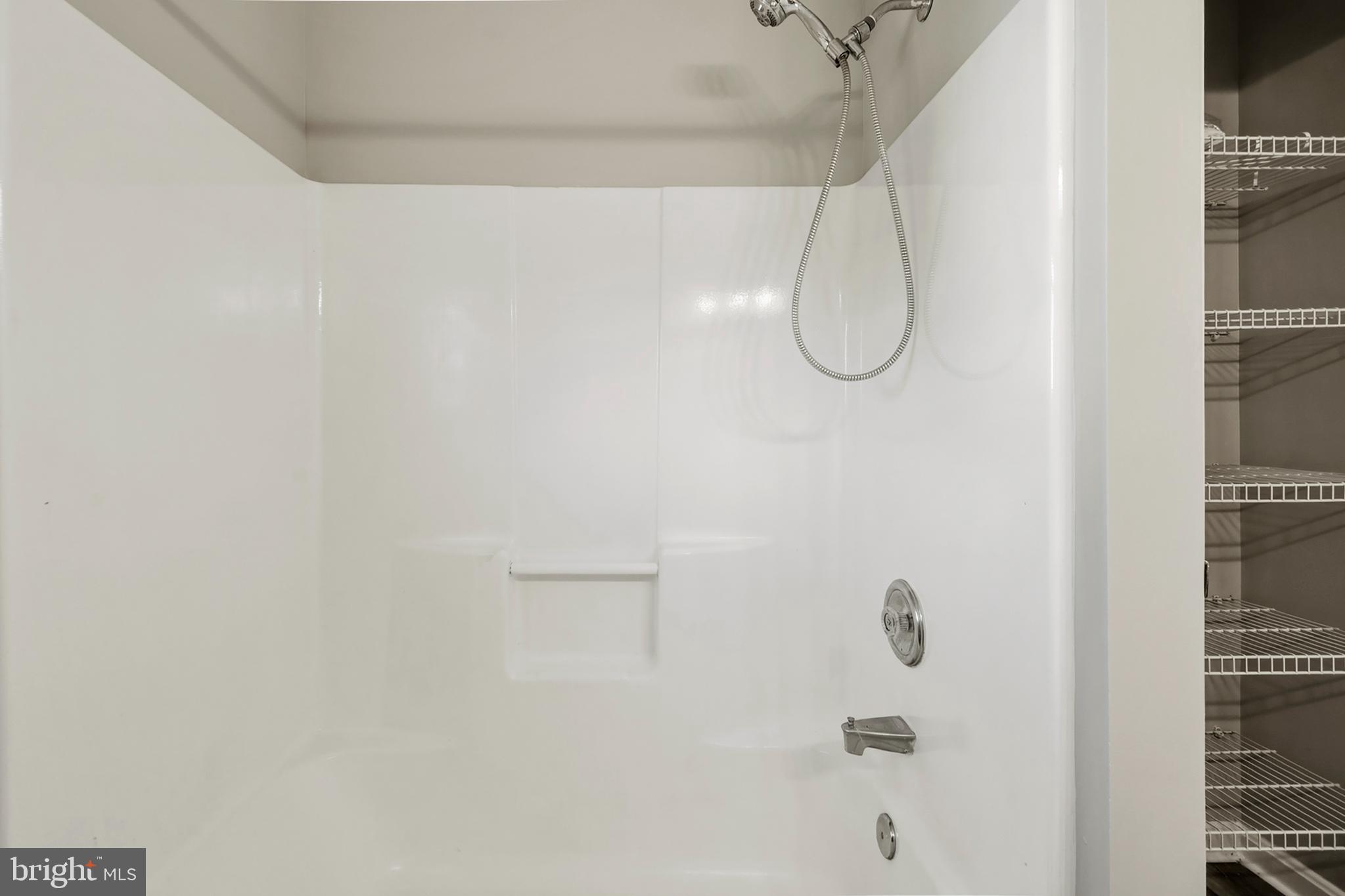 LONG BAR HARBOR - Residential