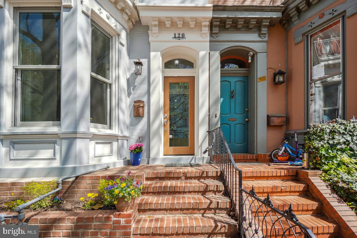 120 3RD STREET SE