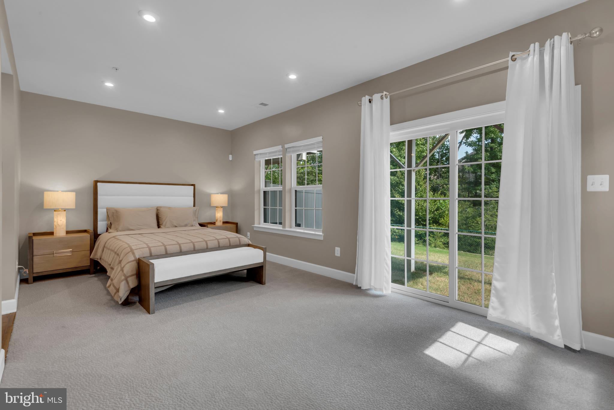 HAMILTON PARK - Residential