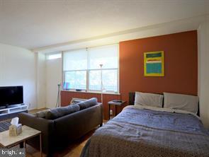 CIRCLE CONDOMINIUMS - Residential Lease