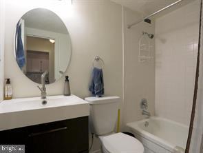 CIRCLE CONDOMINIUMS - Residential Lease