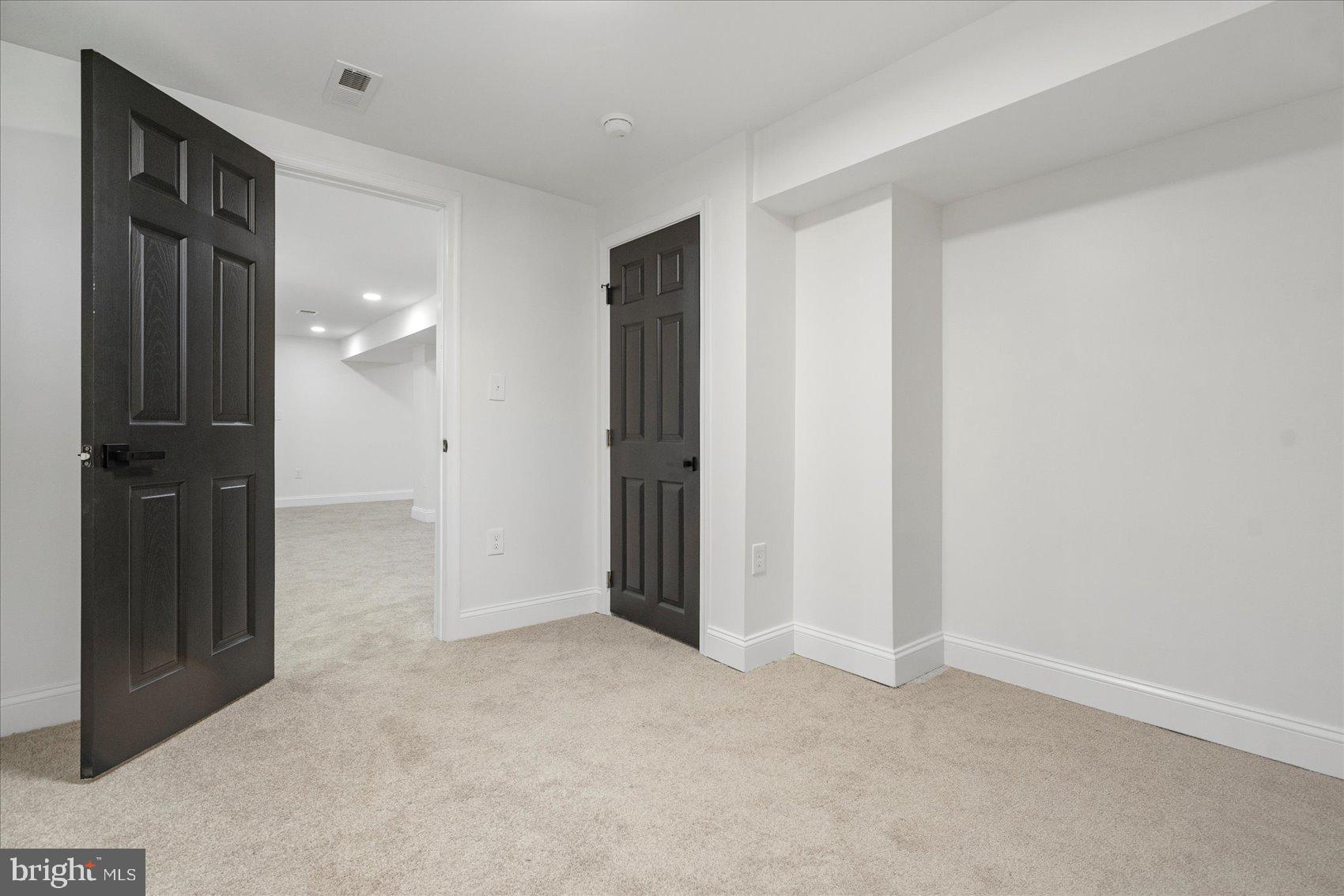 MONDAWMIN - Residential