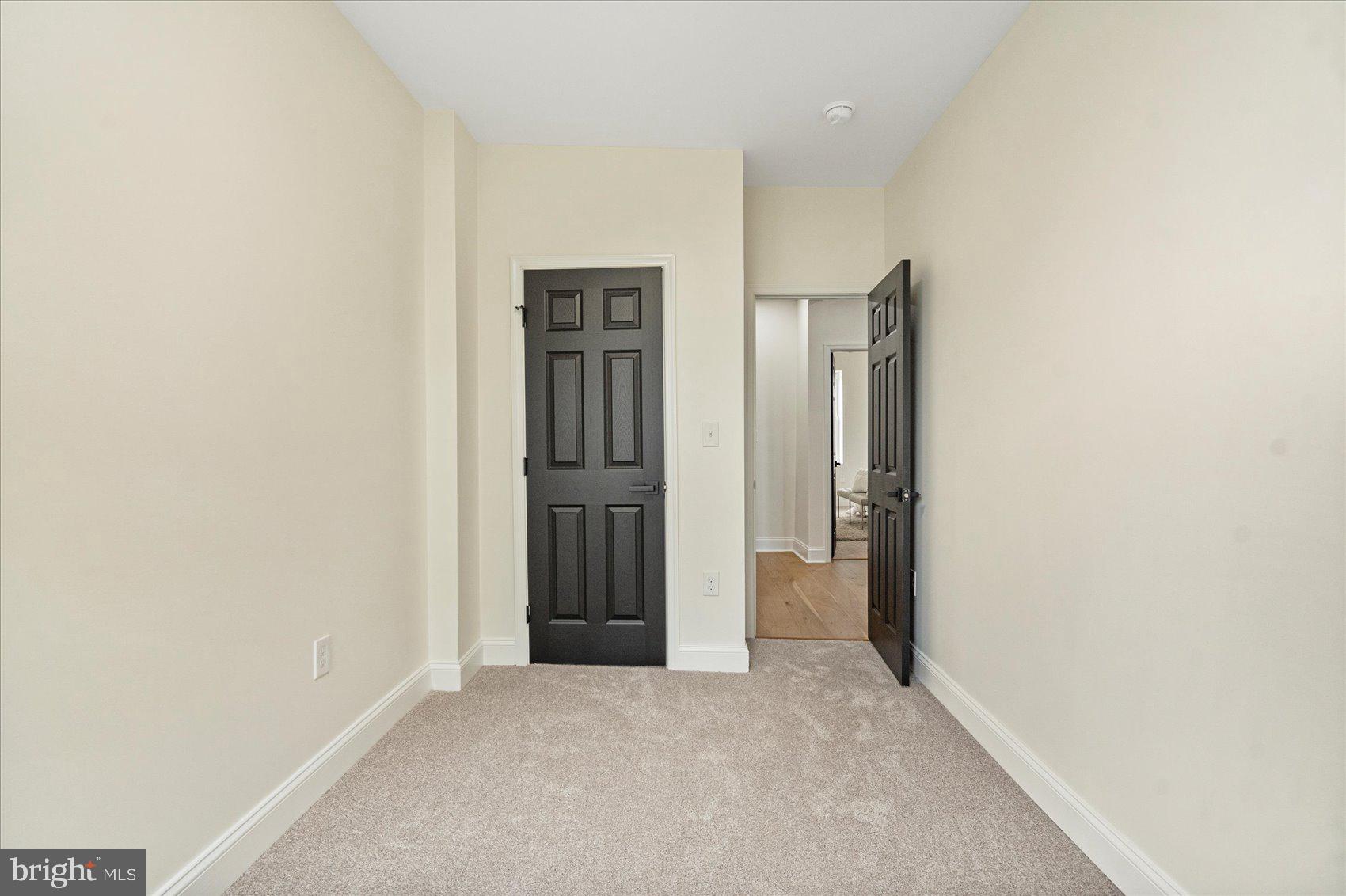 MONDAWMIN - Residential