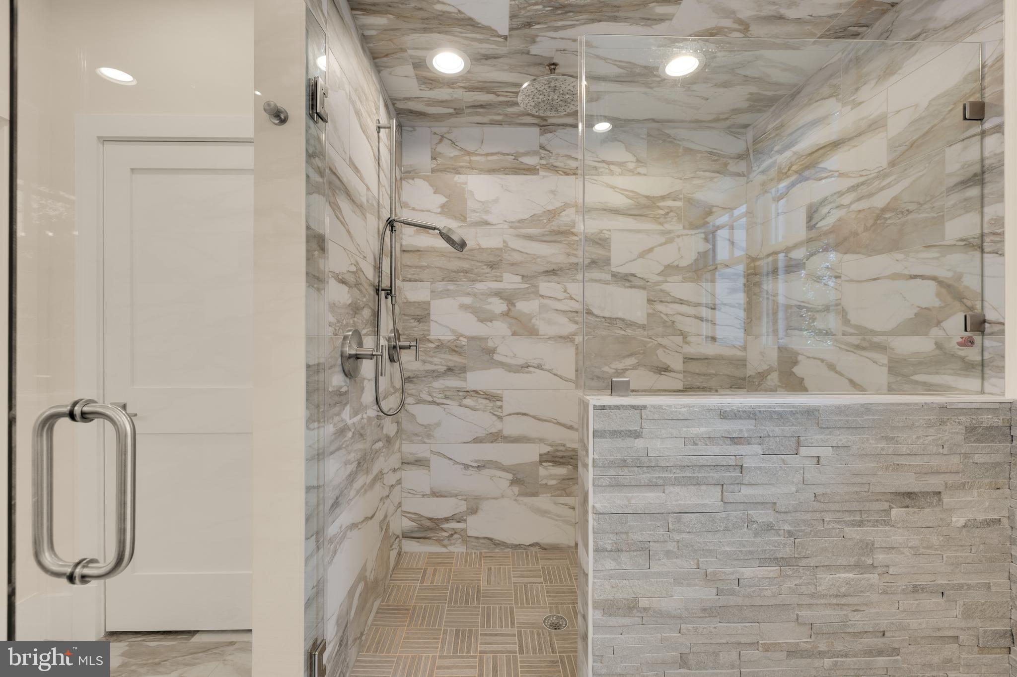 ADDISON HEIGHTS - Residential