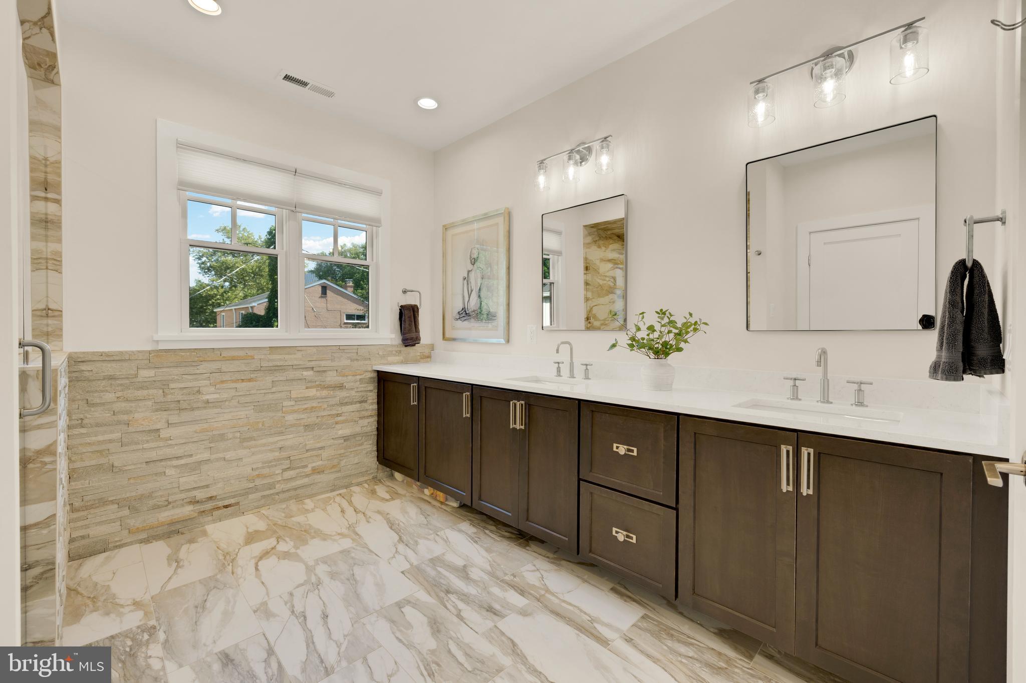 ADDISON HEIGHTS - Residential