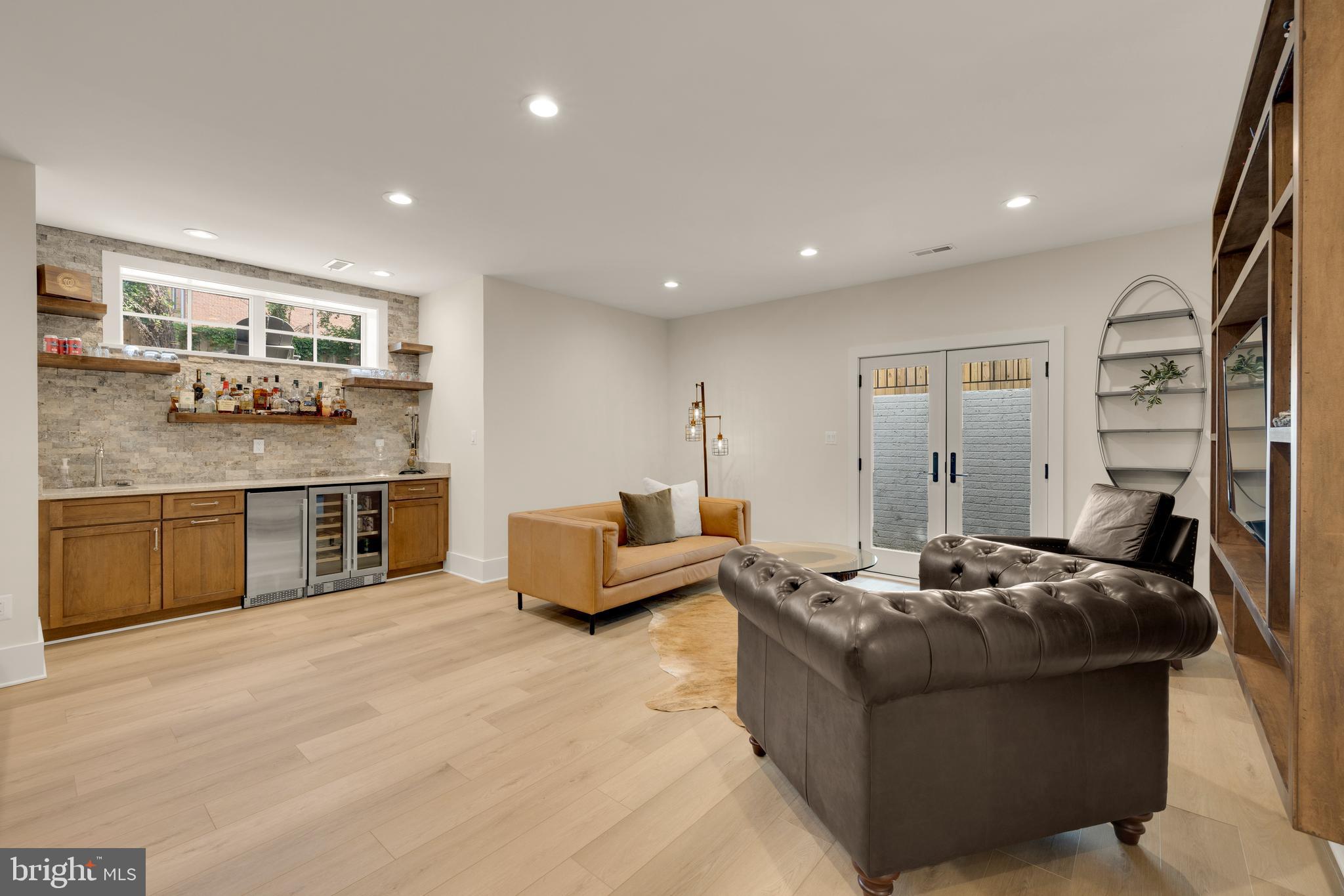 ADDISON HEIGHTS - Residential