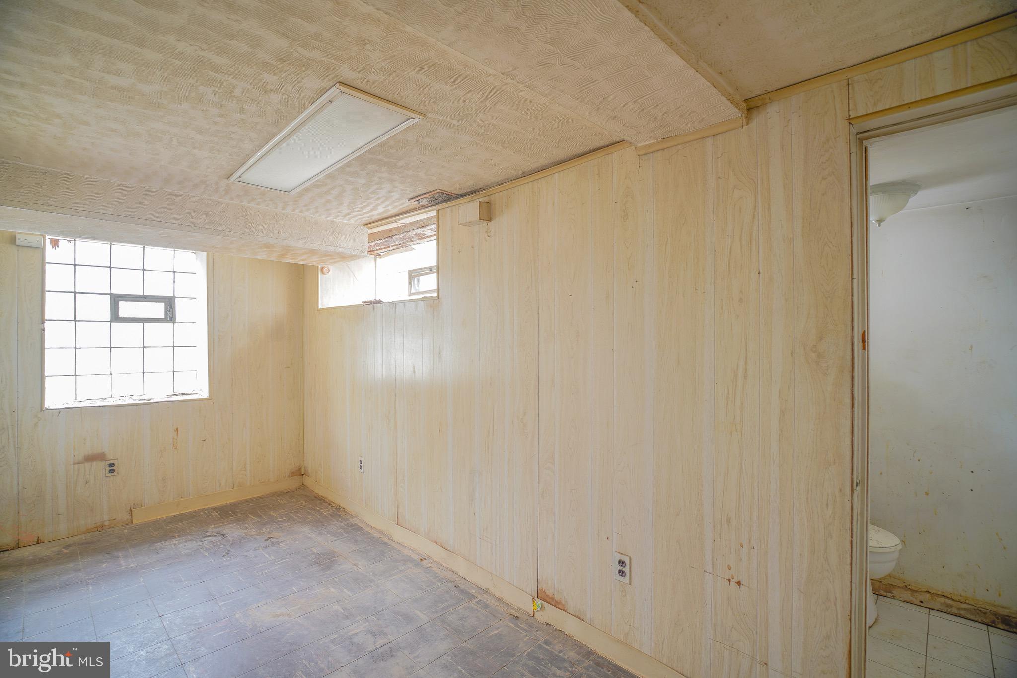 LAWNCREST - Residential