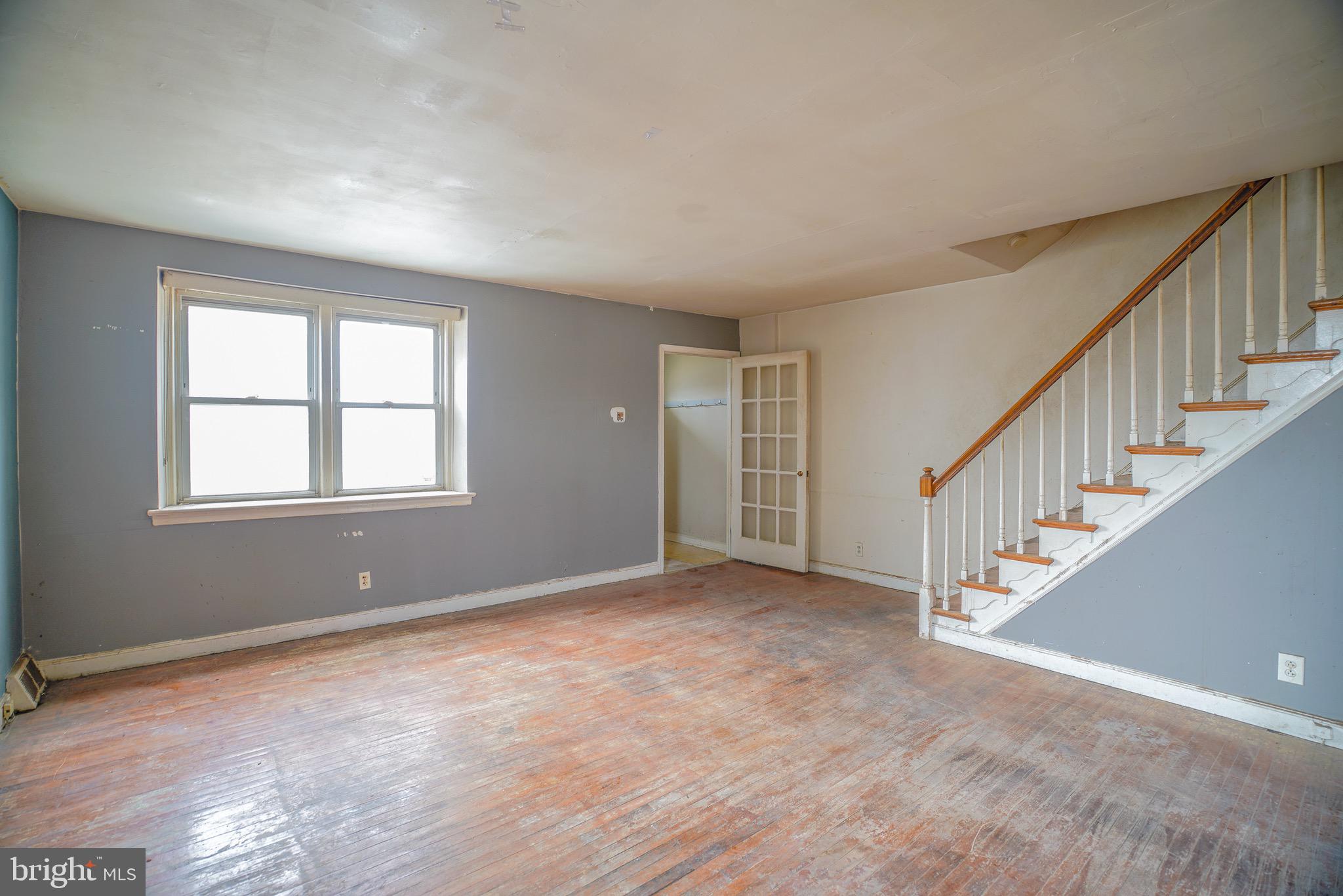 LAWNCREST - Residential