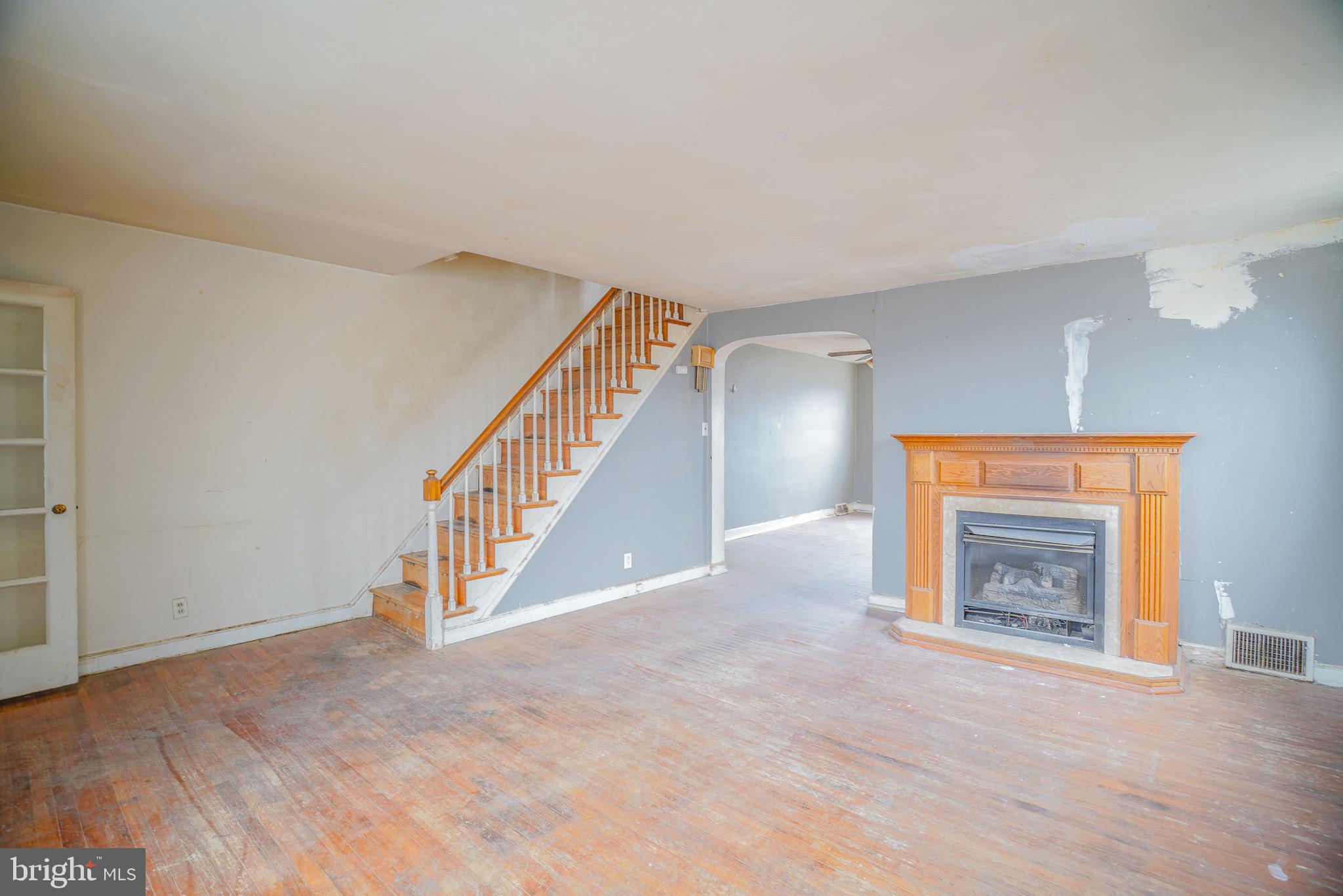 LAWNCREST - Residential