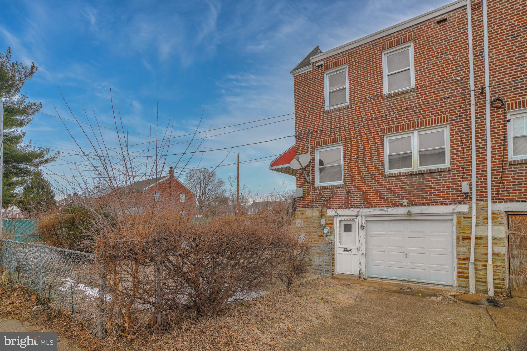 LAWNCREST - Residential