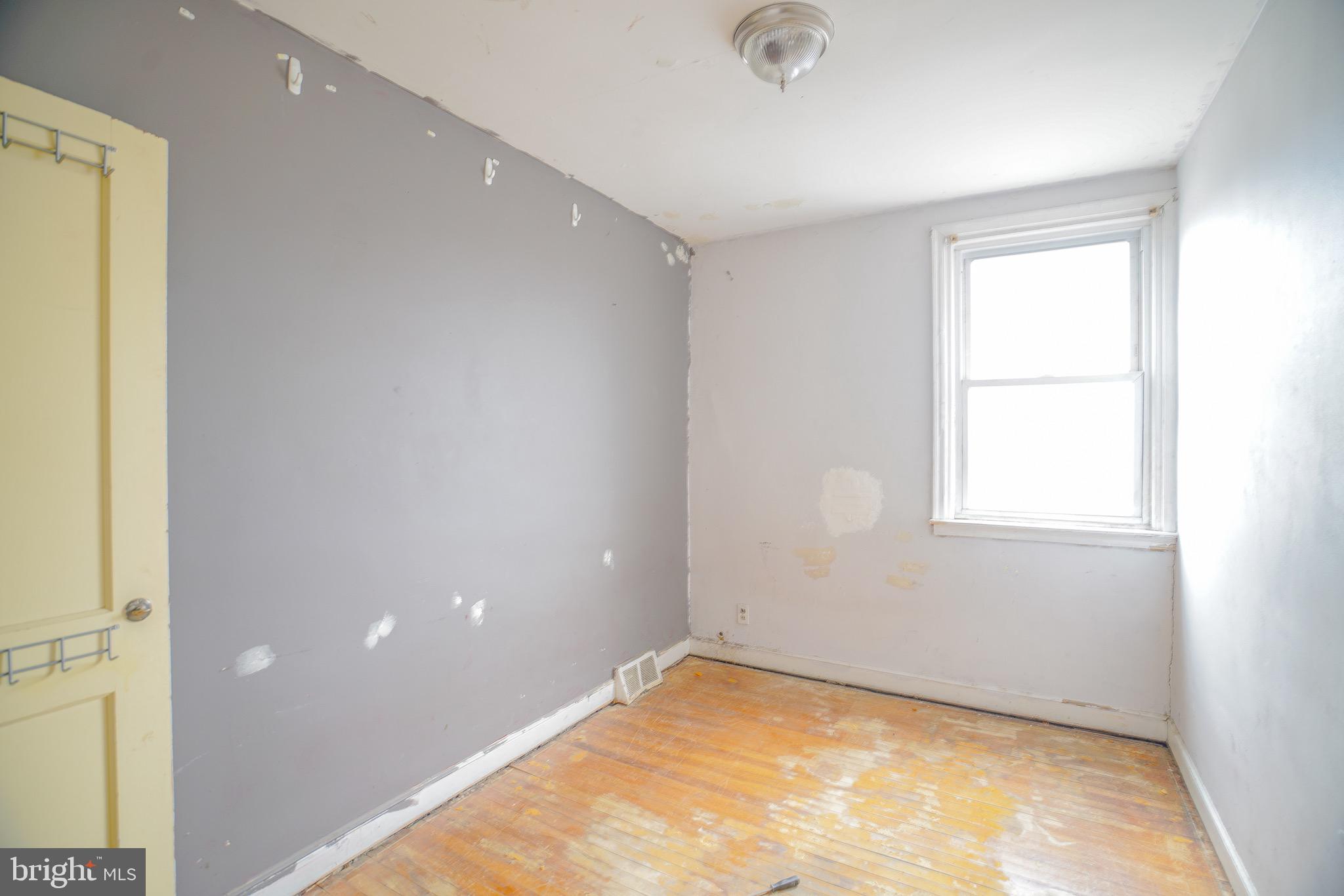 LAWNCREST - Residential