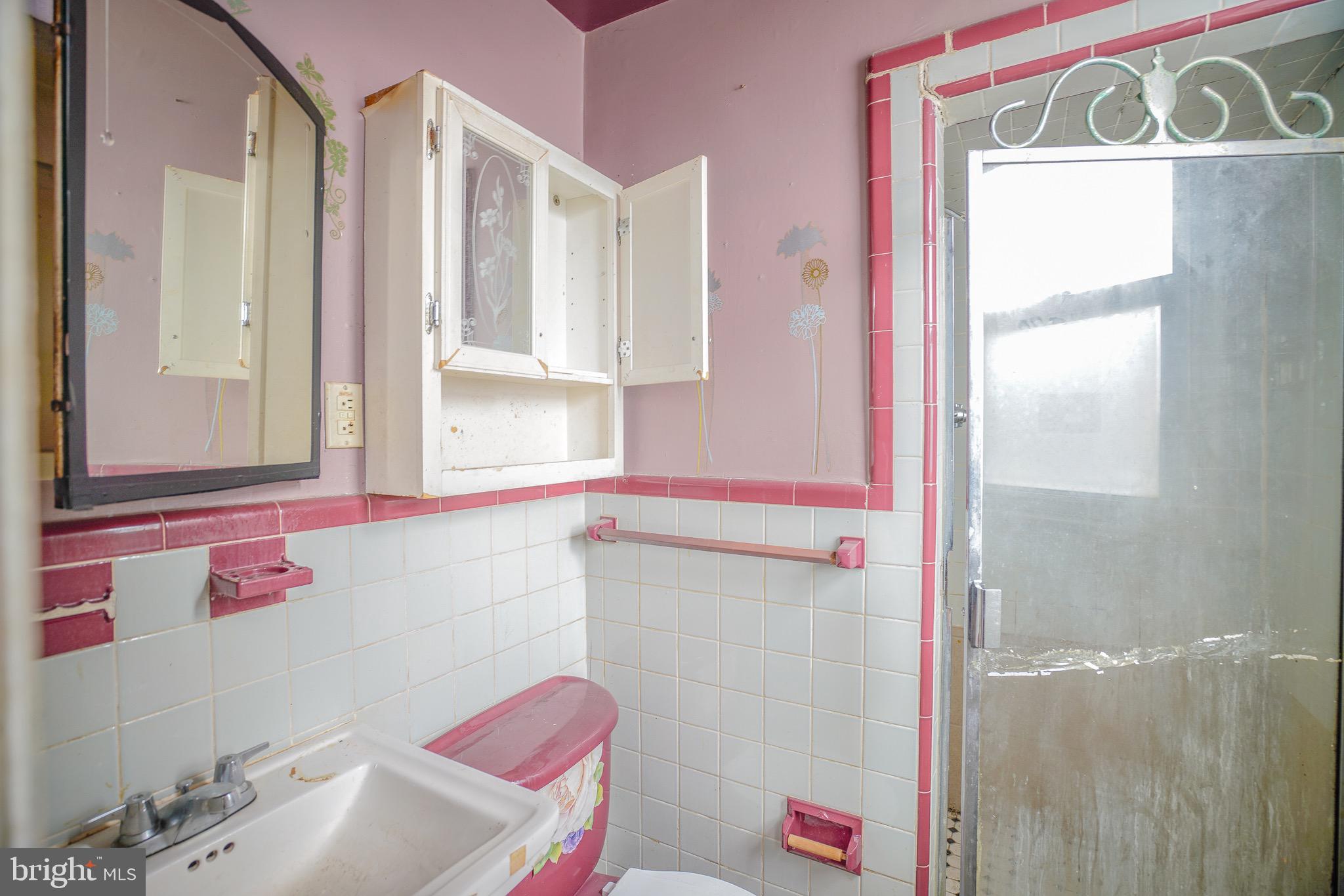 LAWNCREST - Residential