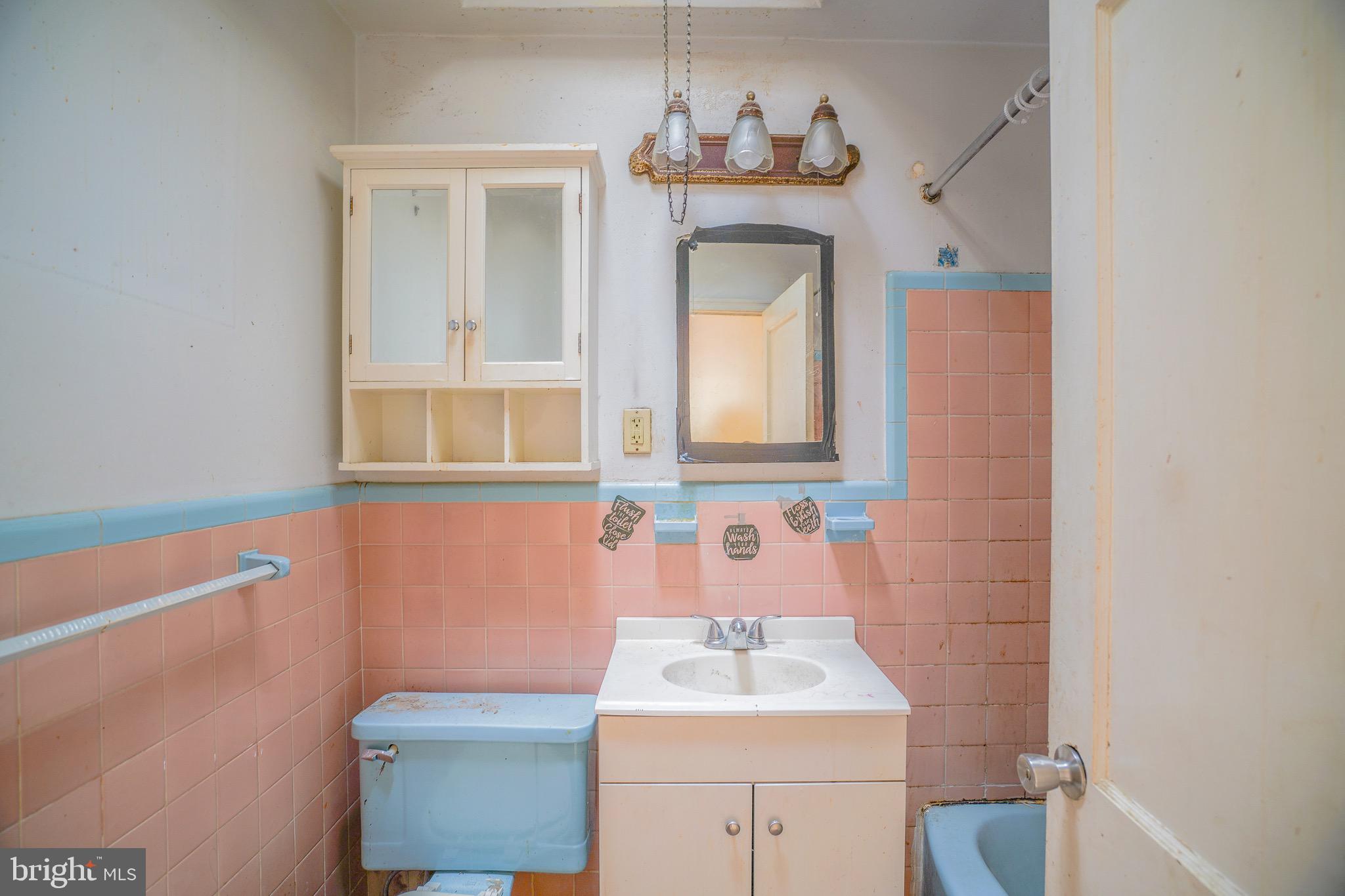 LAWNCREST - Residential