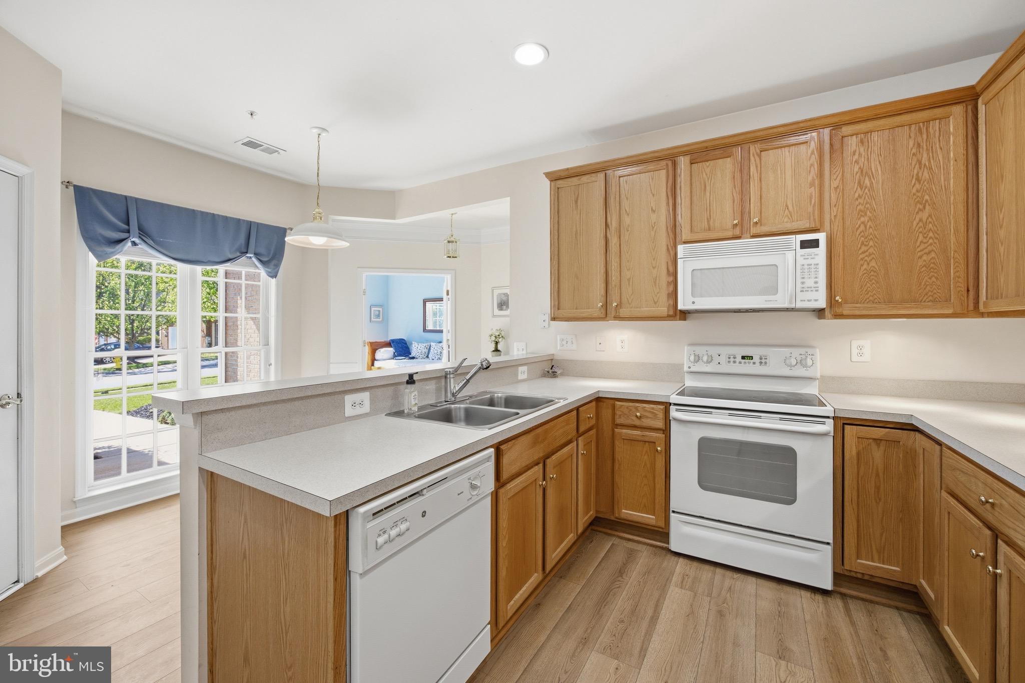 THE VILLAS OF ROCK OAK - Residential