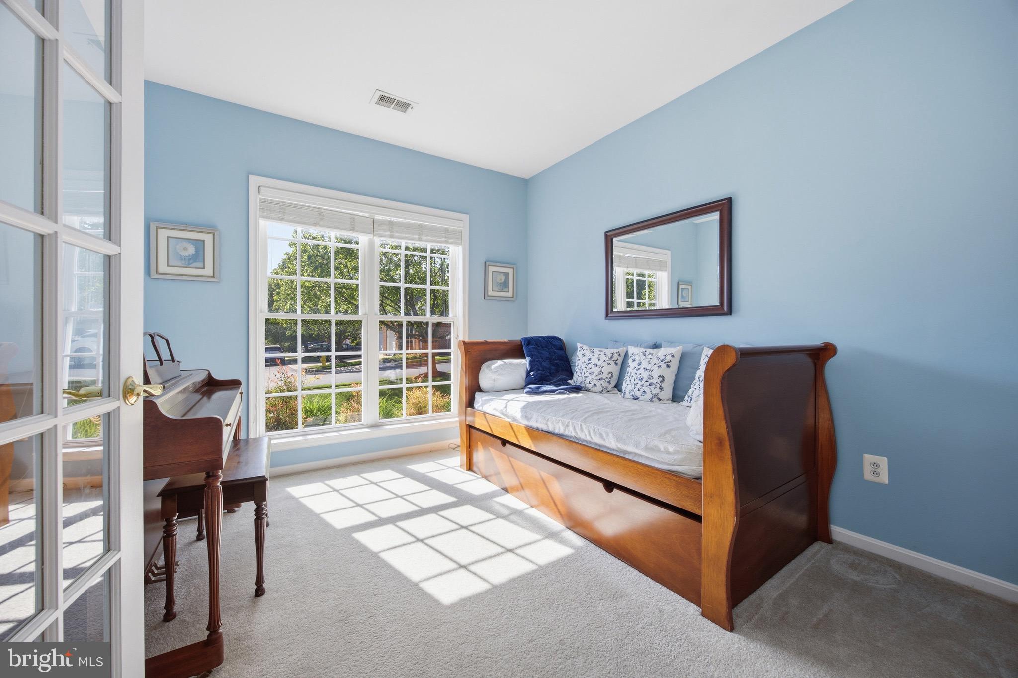 712 EMERALD WAY 3
