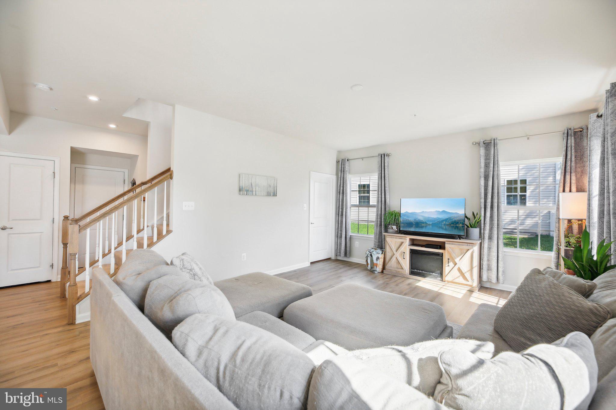 MEADE'S ESTATES - Residential