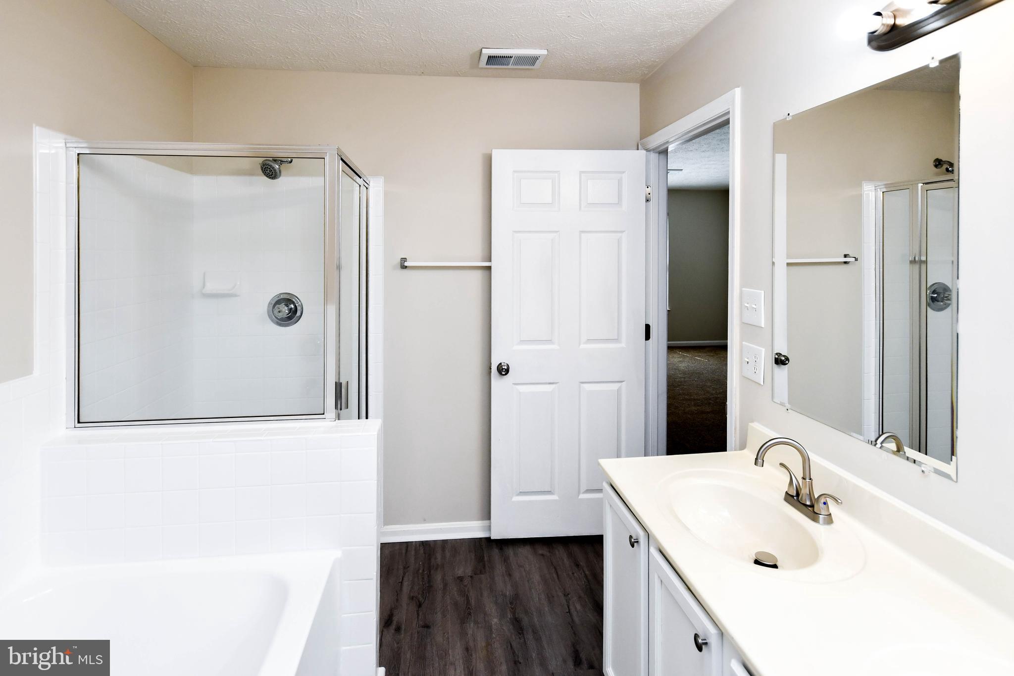 ASBURY WOODS - Residential