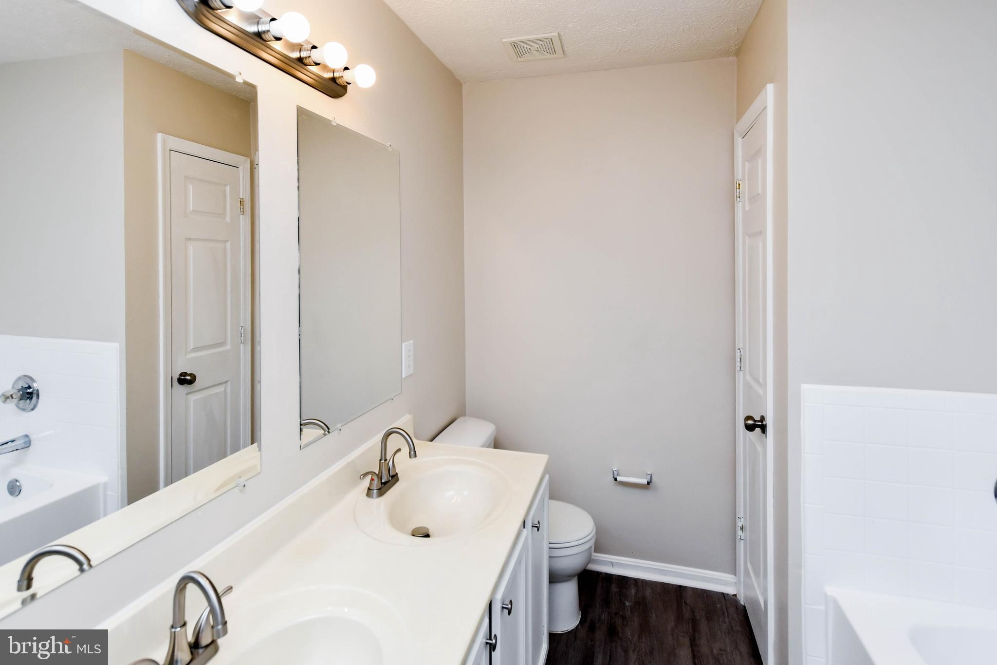 ASBURY WOODS - Residential