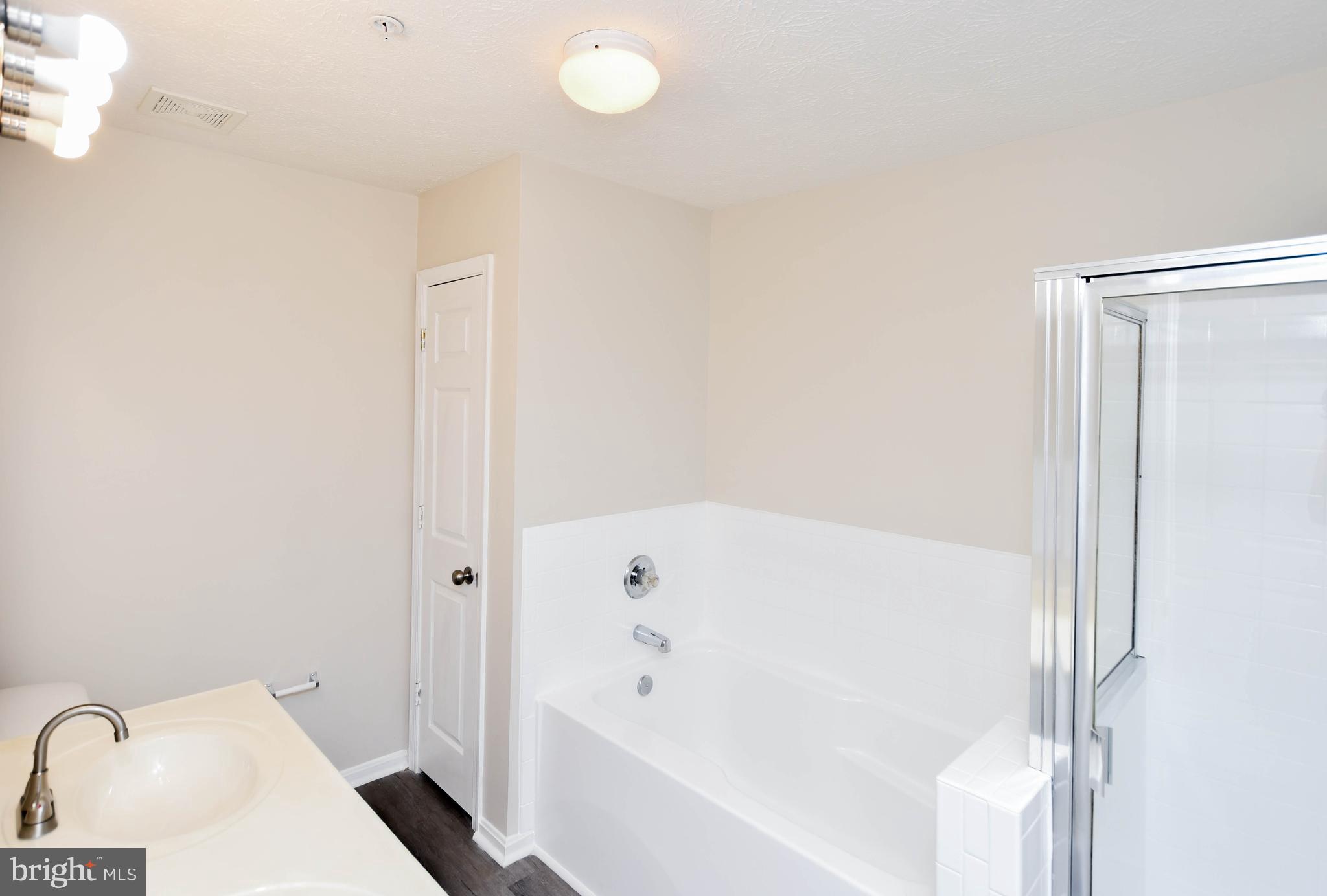 ASBURY WOODS - Residential