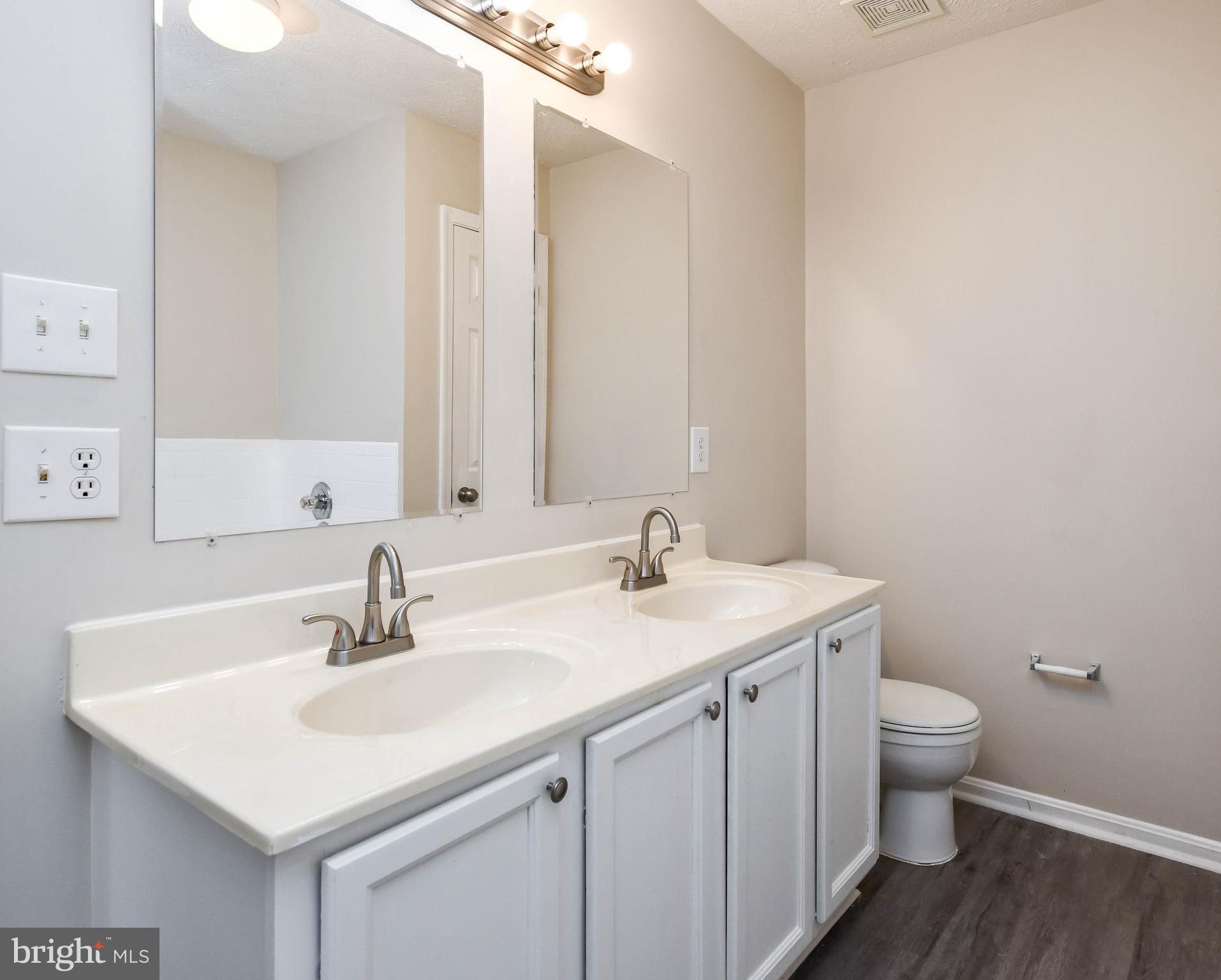 ASBURY WOODS - Residential