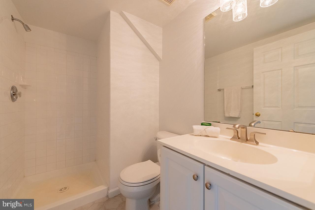 ASHBURN VILLAGE - Residential