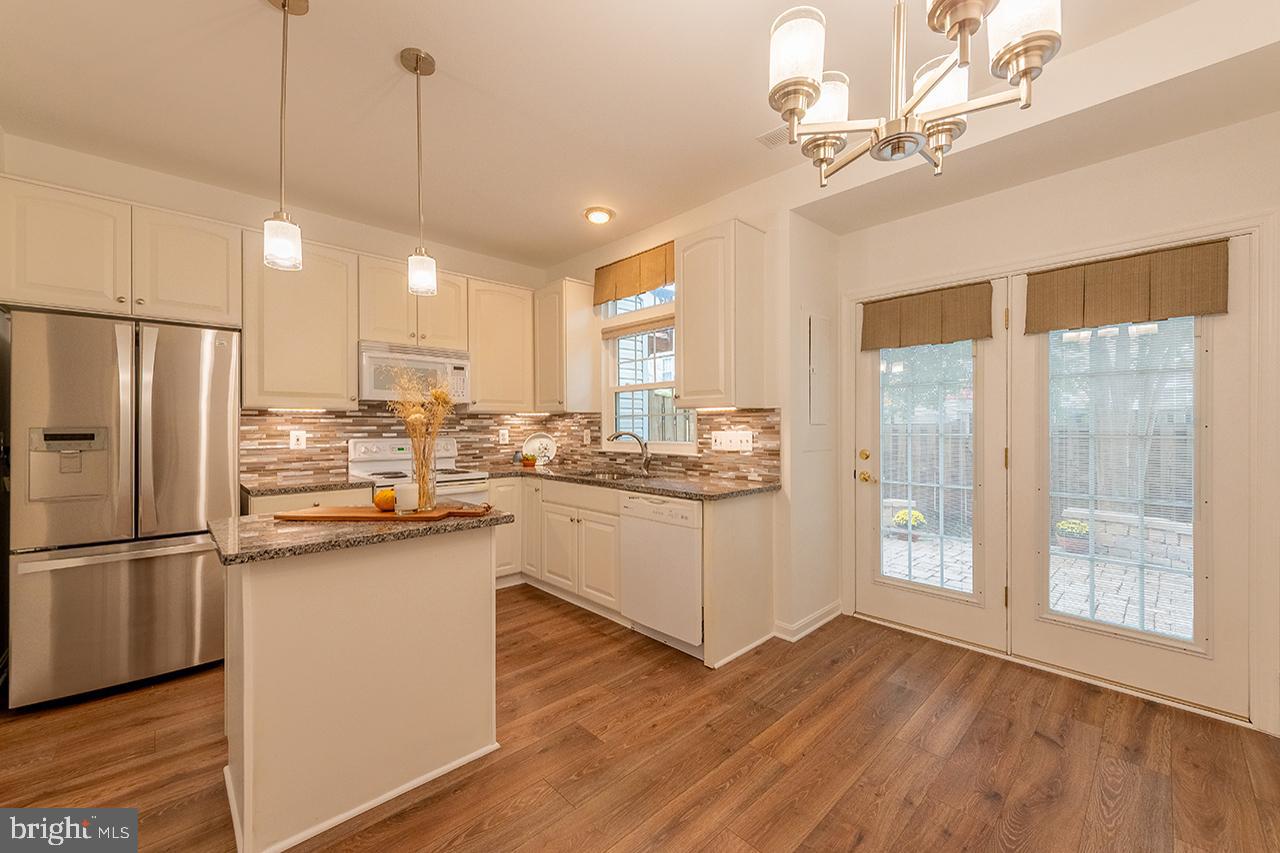 ASHBURN VILLAGE - Residential