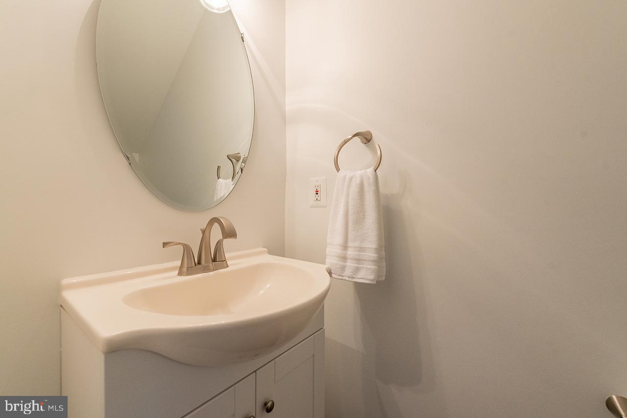 ASHBURN VILLAGE - Residential