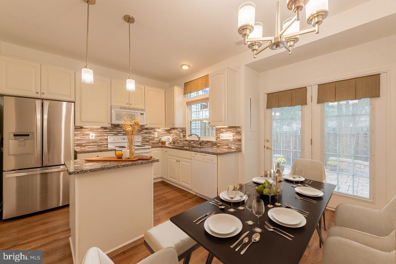 ASHBURN VILLAGE - Residential