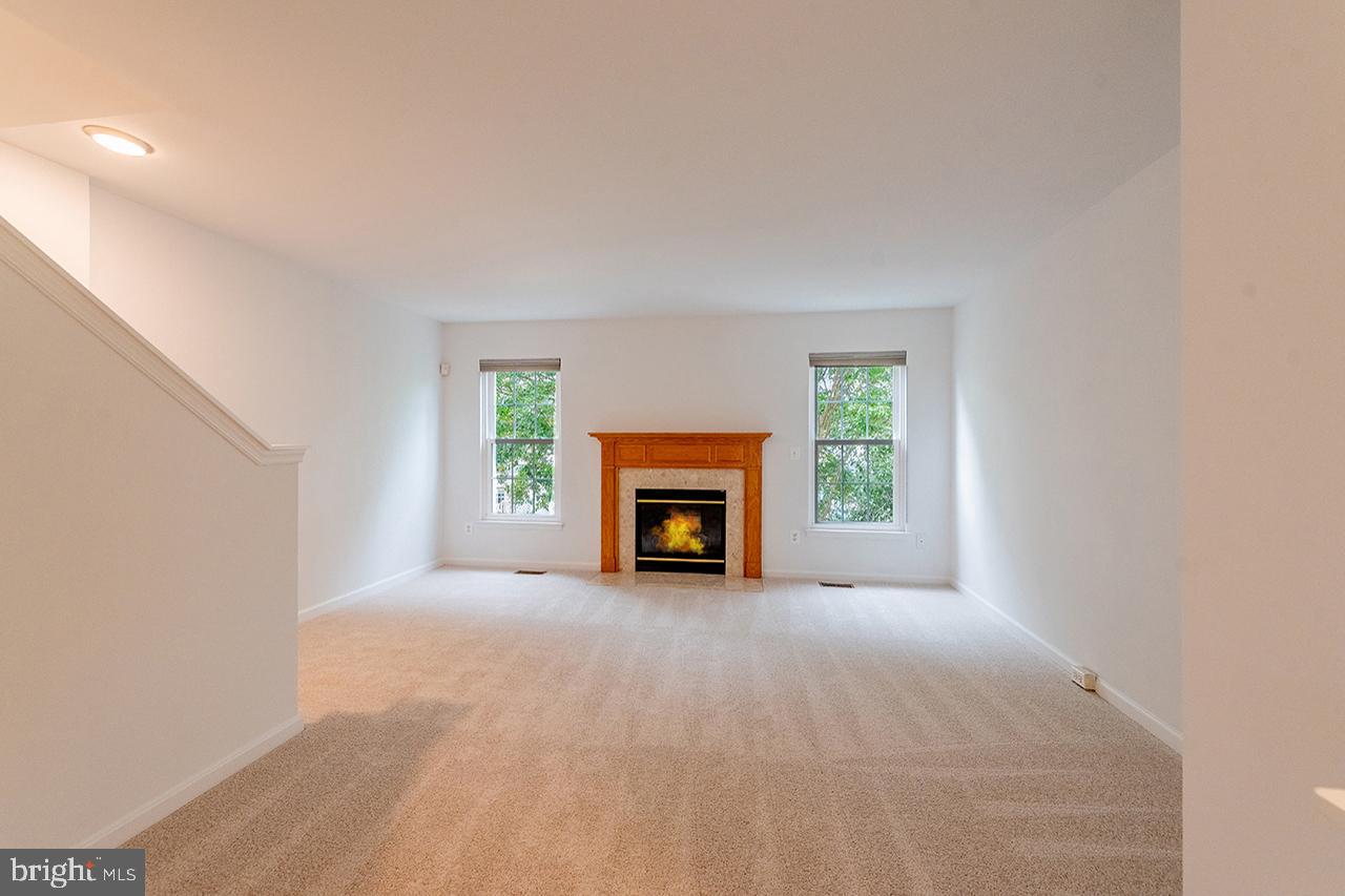 ASHBURN VILLAGE - Residential