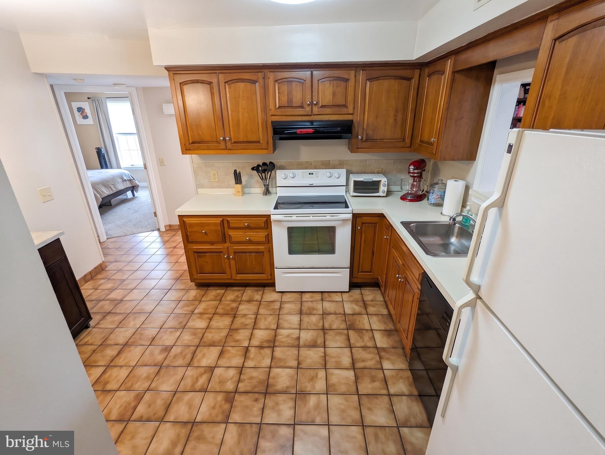 940A INNSBRUCK DRIVE