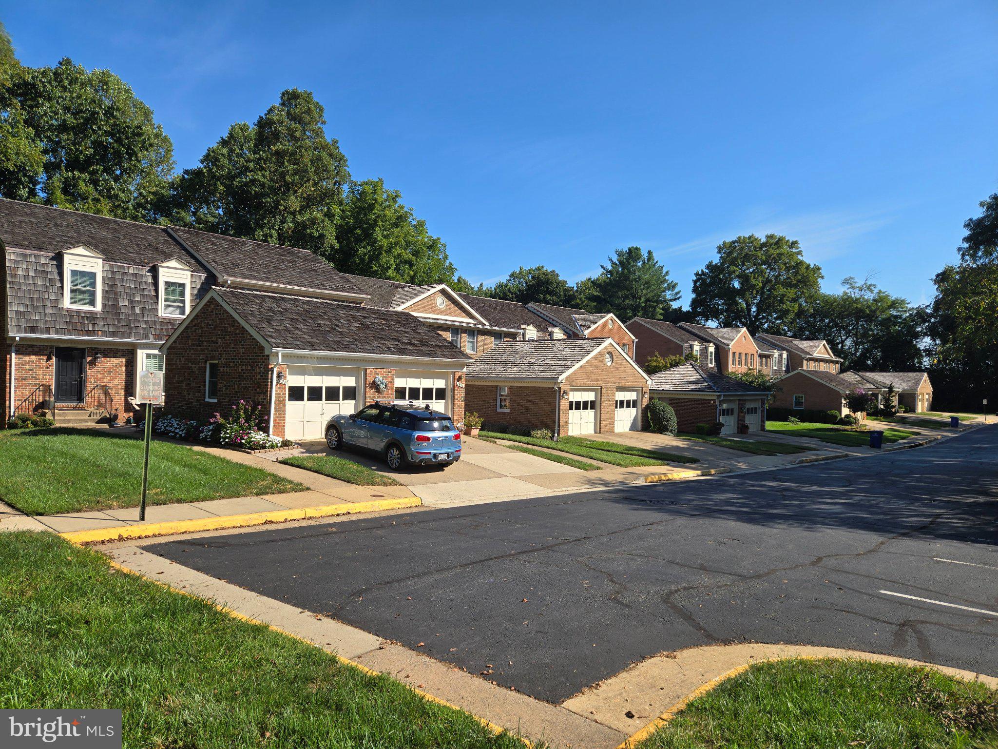 2922 OAKBOROUGH SQUARE