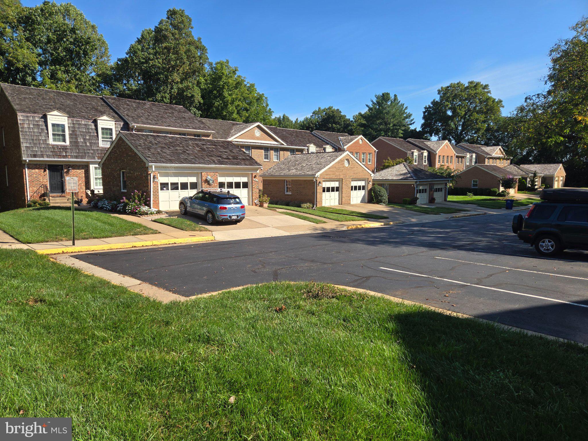 2922 OAKBOROUGH SQUARE