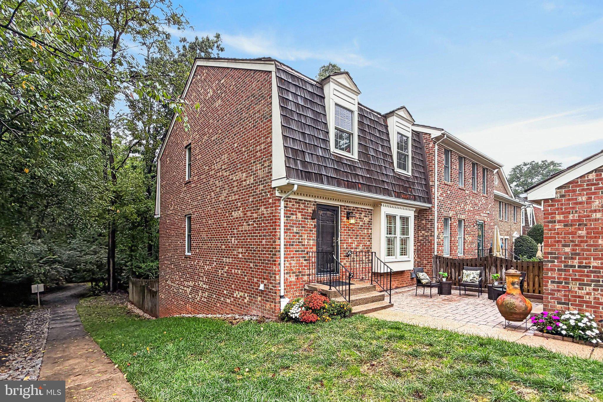 2922 OAKBOROUGH SQUARE