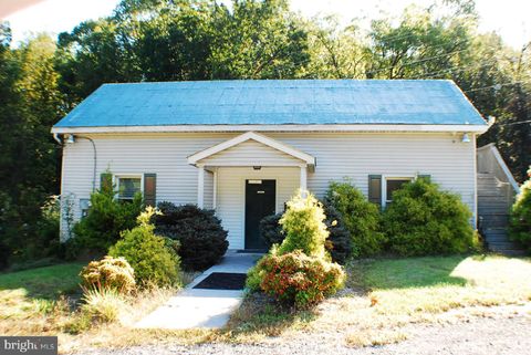 10358 STONEWALL JACKSON FRONT ROYAL VA 22630