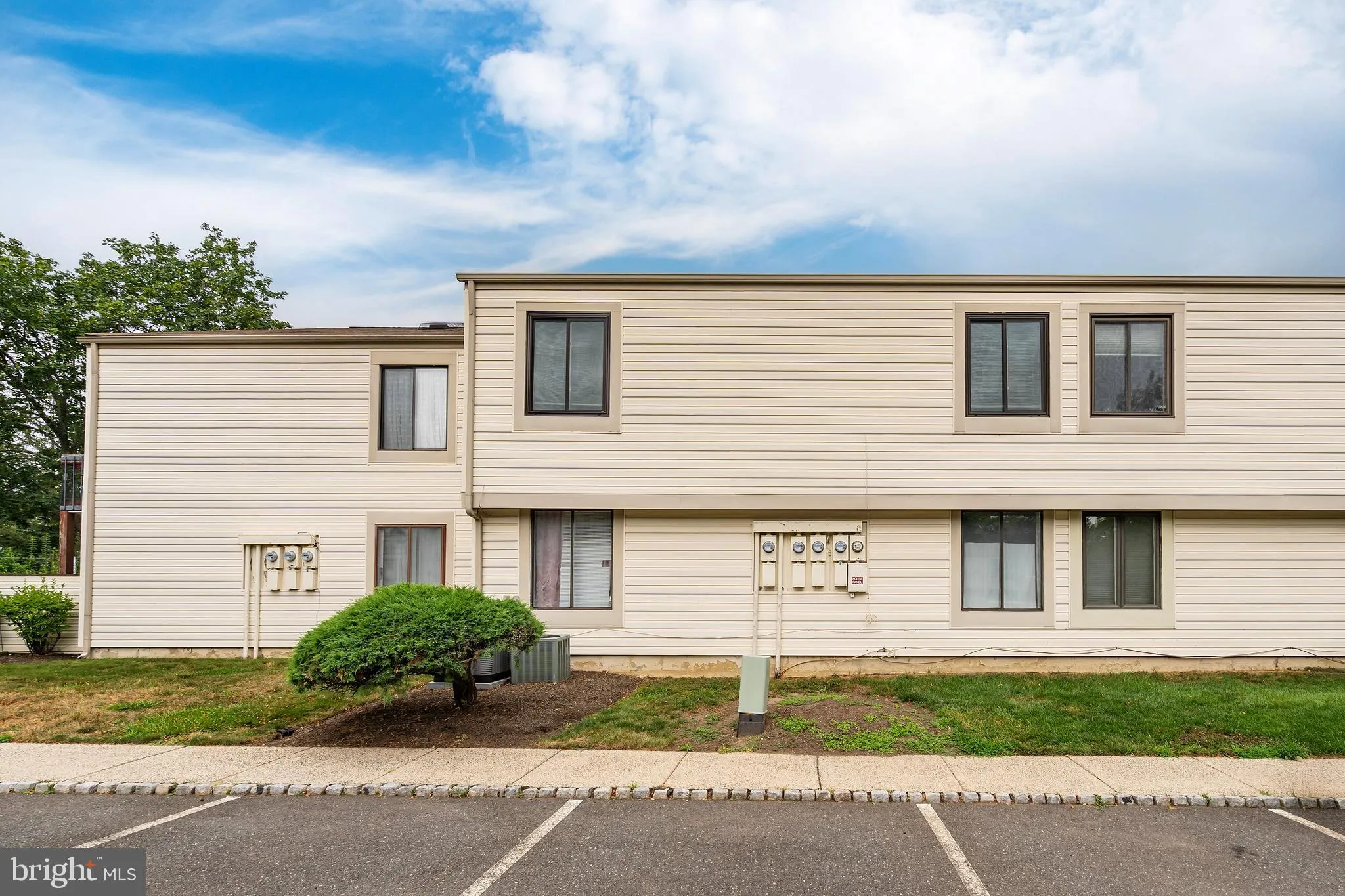 East Windsor, New Jersey 08520, United States, 2 Bedrooms Bedrooms, ,2 BathroomsBathrooms,Residential,Coming Soon,167936